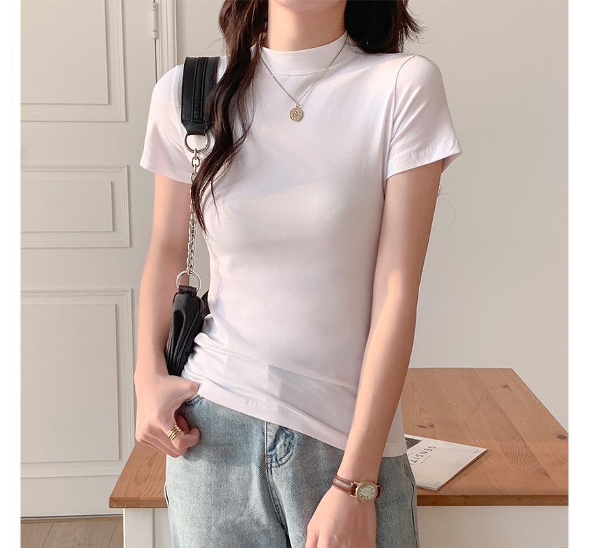 Mikiko - Effen T-shirt met korte mouwen en hoge hals