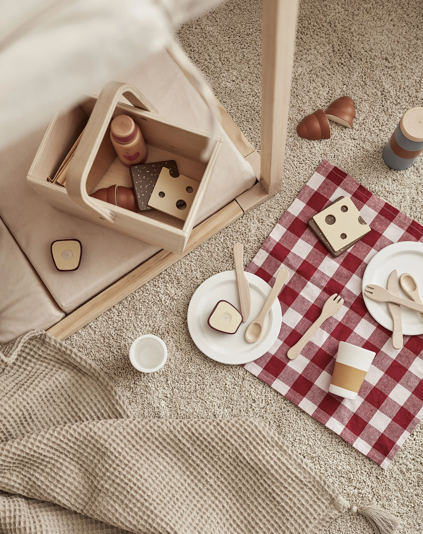 Picknick-Spielset SNACK TIME 24-teilig in bunt