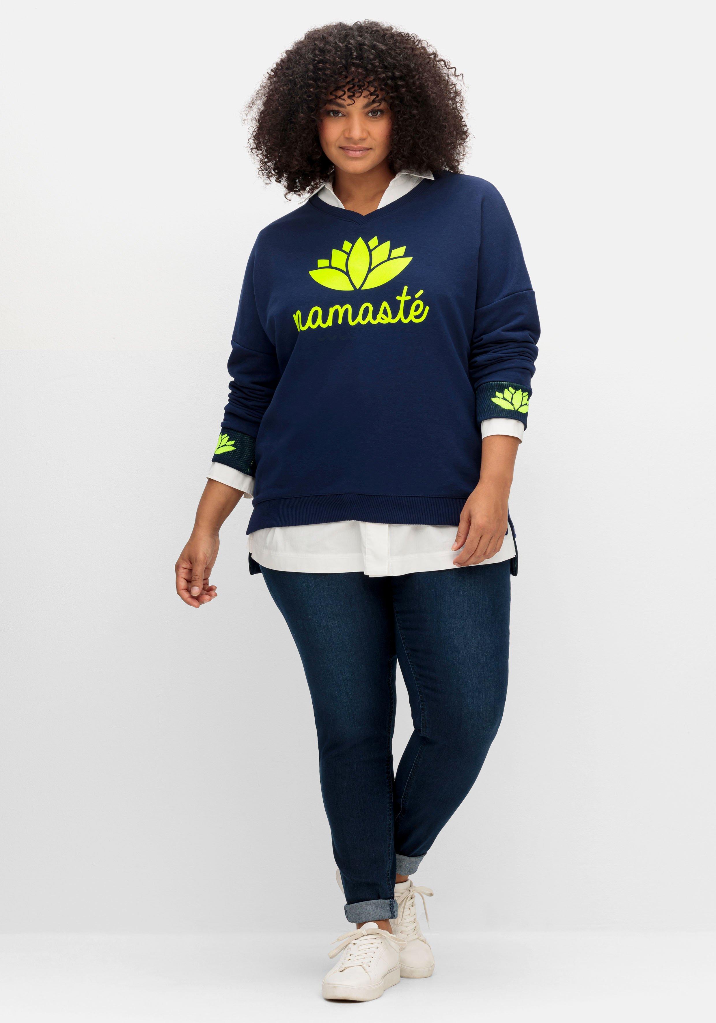 Sweatshirt mit V-Ausschnitt und Yoga-Frontdruck