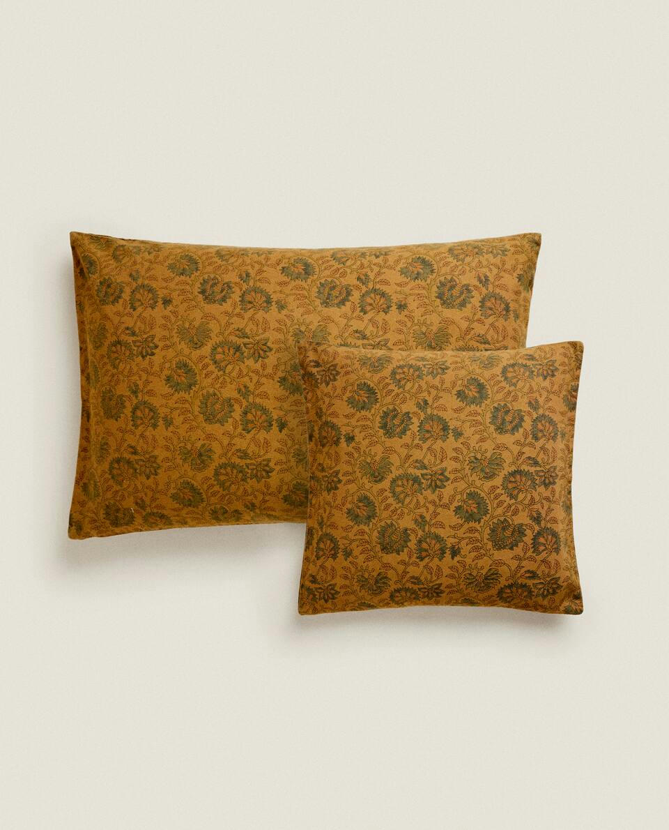 CAPA DE ALMOFADA COM ESTAMPA FLORAL