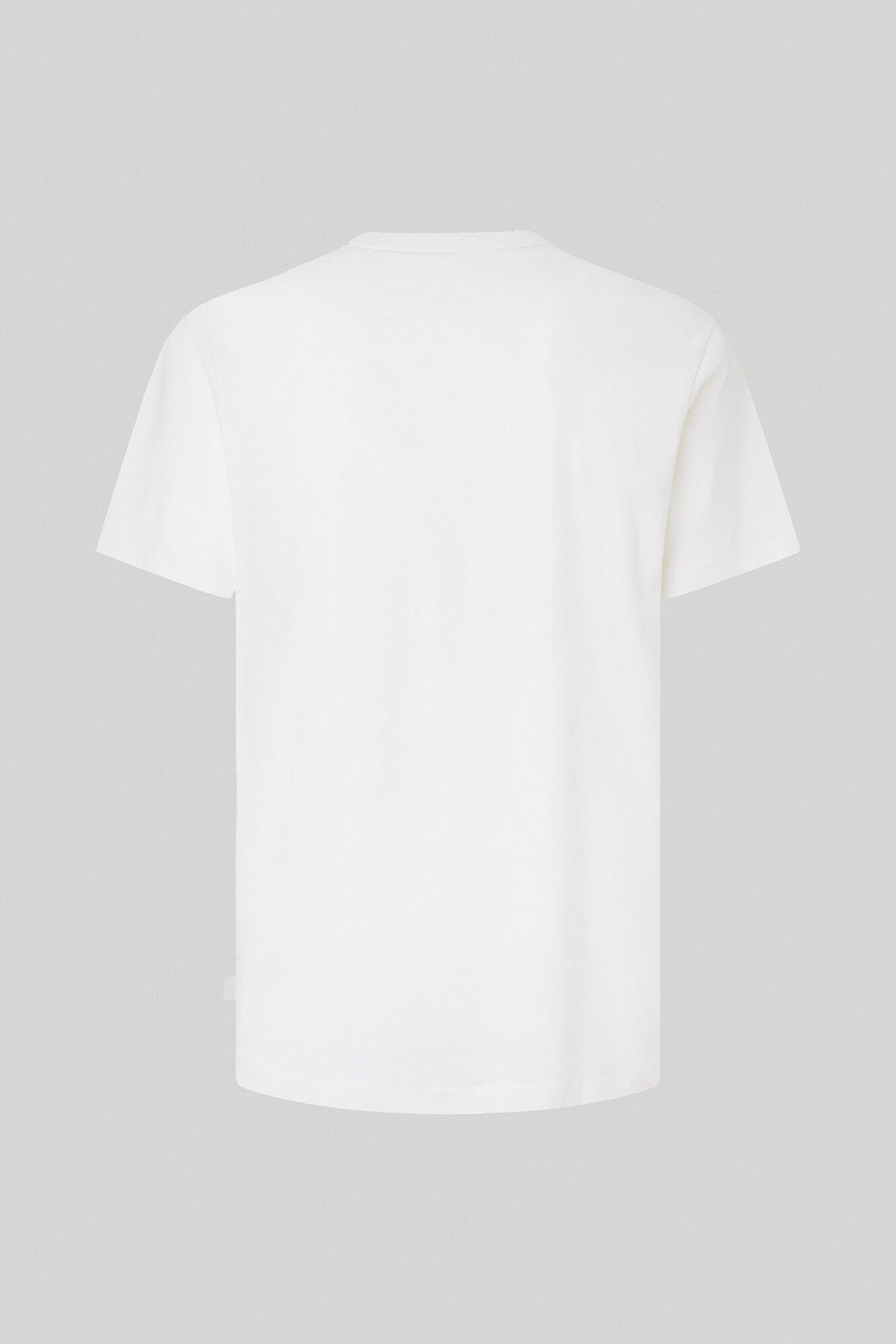 estampa de logotipo em camiseta