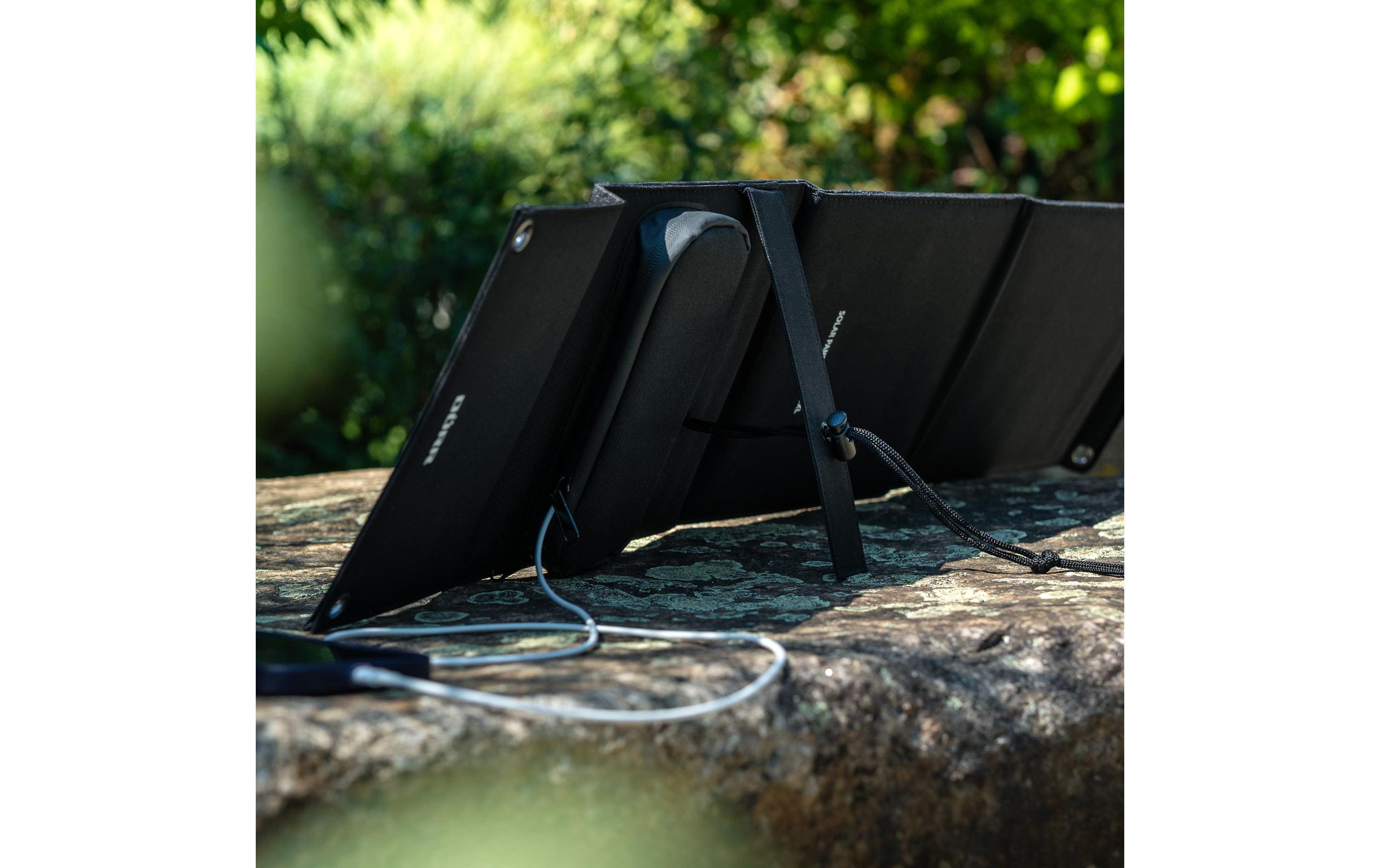 Solarpanel PB-10000 mAh 21W XL mit PowerbankBesonders leistungsstarke Energiequelle optimal für den autarken Einsatz