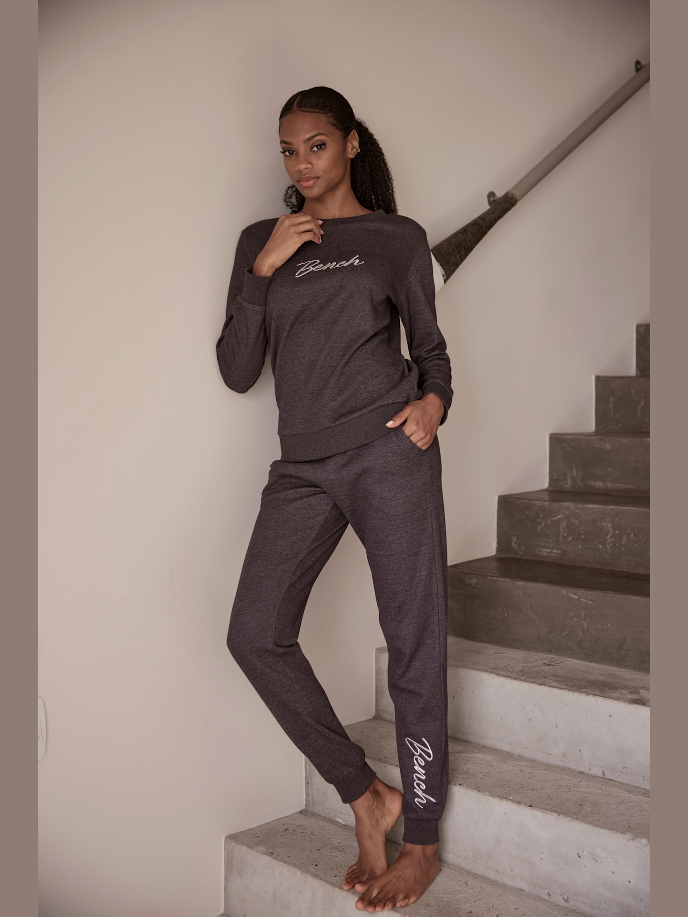 Pantalon détente confortable avec logo brodé