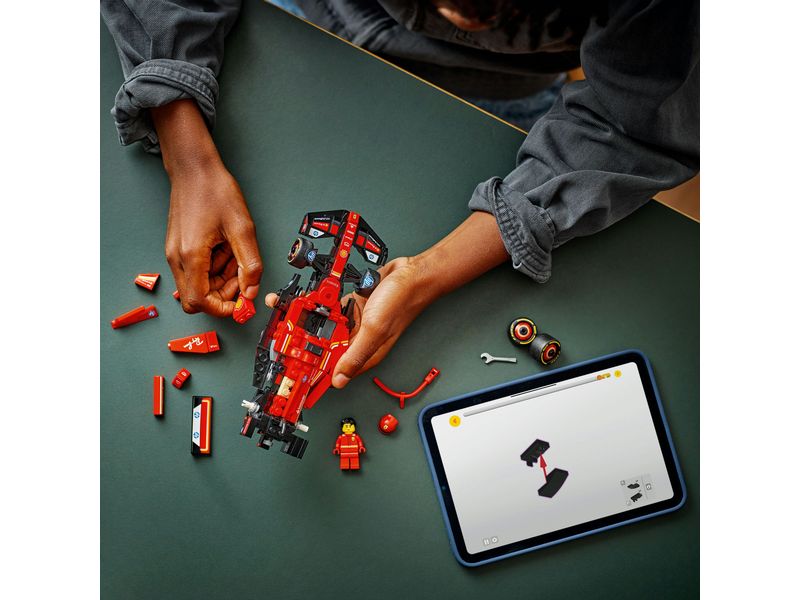 LEGO® Speed Champions Ferrari SF-24 F1 Rennauto 77242 Spielset mit einem Modell des Ferrari SF-24 F1 Rennautos