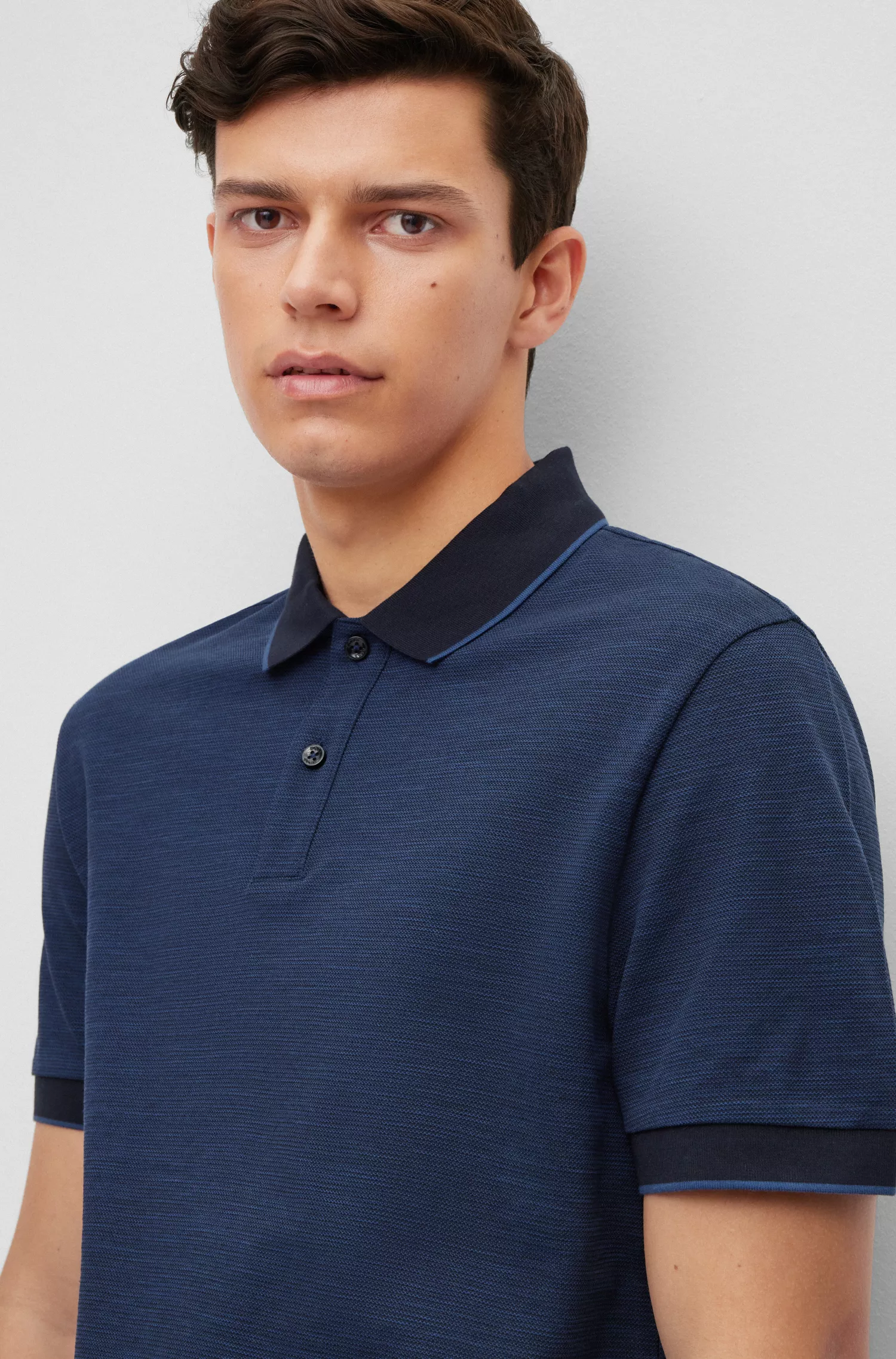 Camisa polo BOSS preta em dois tons de algodão jersey com detalhes contrastantes.