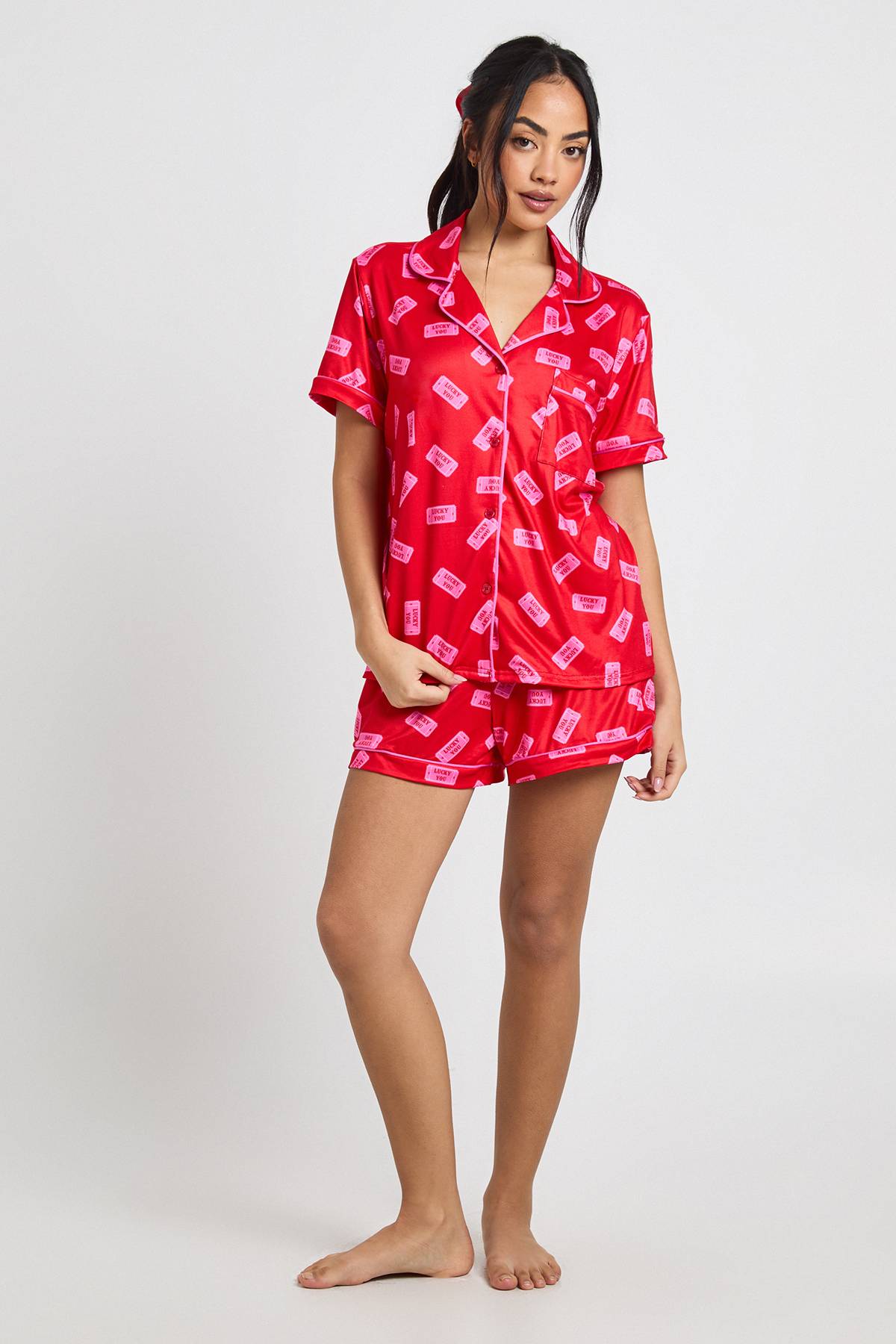boohoo Ensemble Pyjama 3 Pièces Saint-Valentin Imprimé 'Lucky You' Haut Manches Courtes & Short