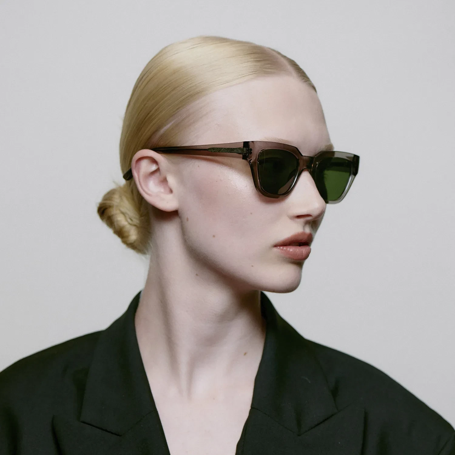 A. Kjærbede Kaws Solbrille KL2310-010