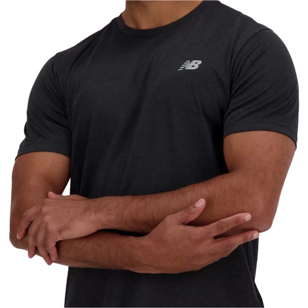 Short trail NEW BALANCE NEW BALANCE ATHLETICS SHORT SLEEVE BLACK