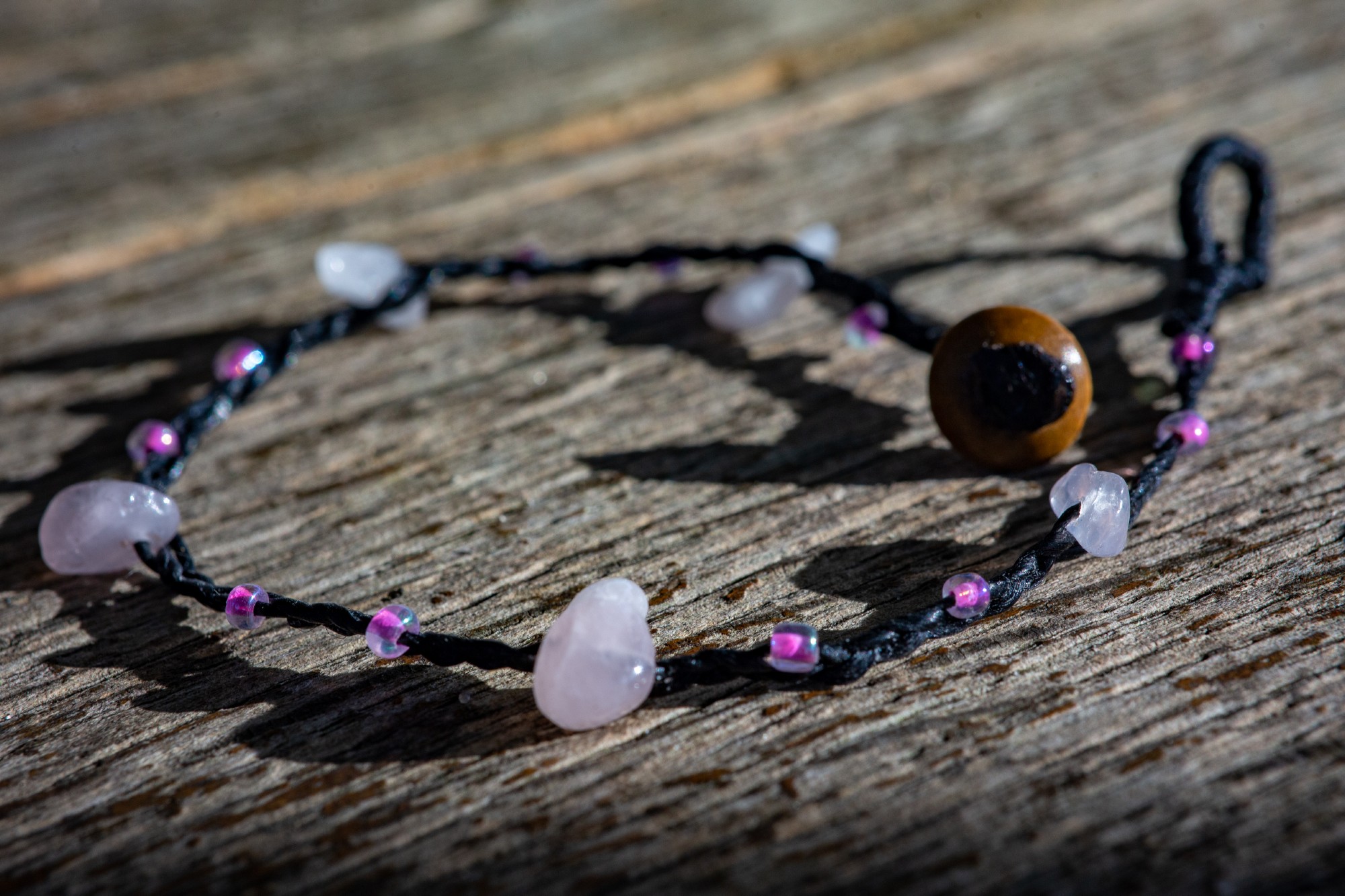 Armband 'Chandler', handgefertigt, schwarz, rosa günstig bestellen