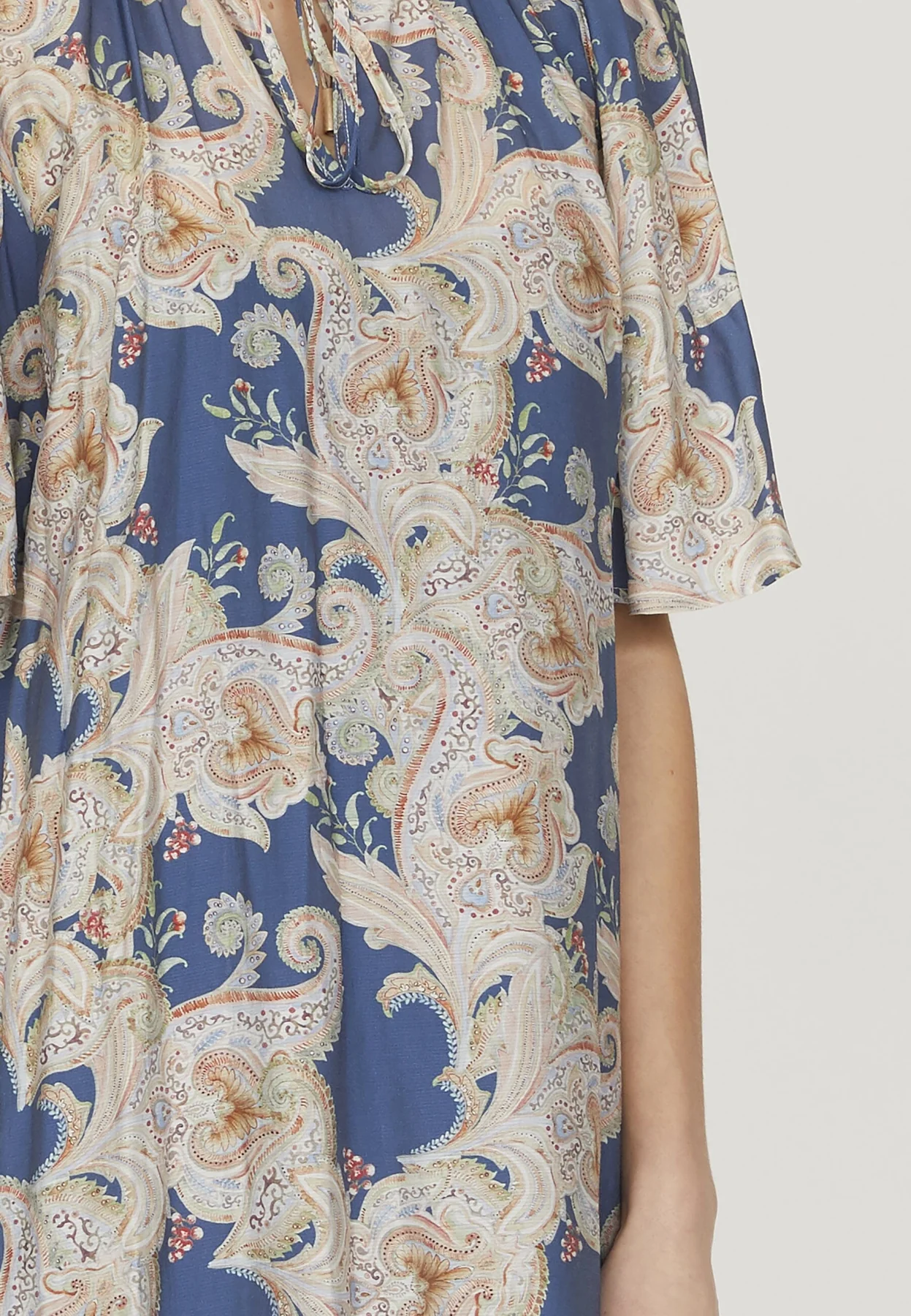 Love & Divine Love1140 01 blue paisley