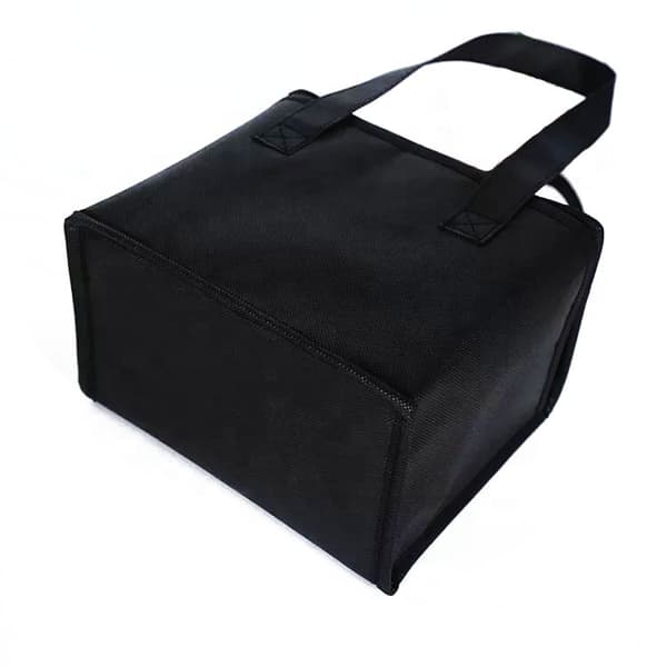 INF Kjølebag svart  S 21 cm x 14 cm x 17 cm