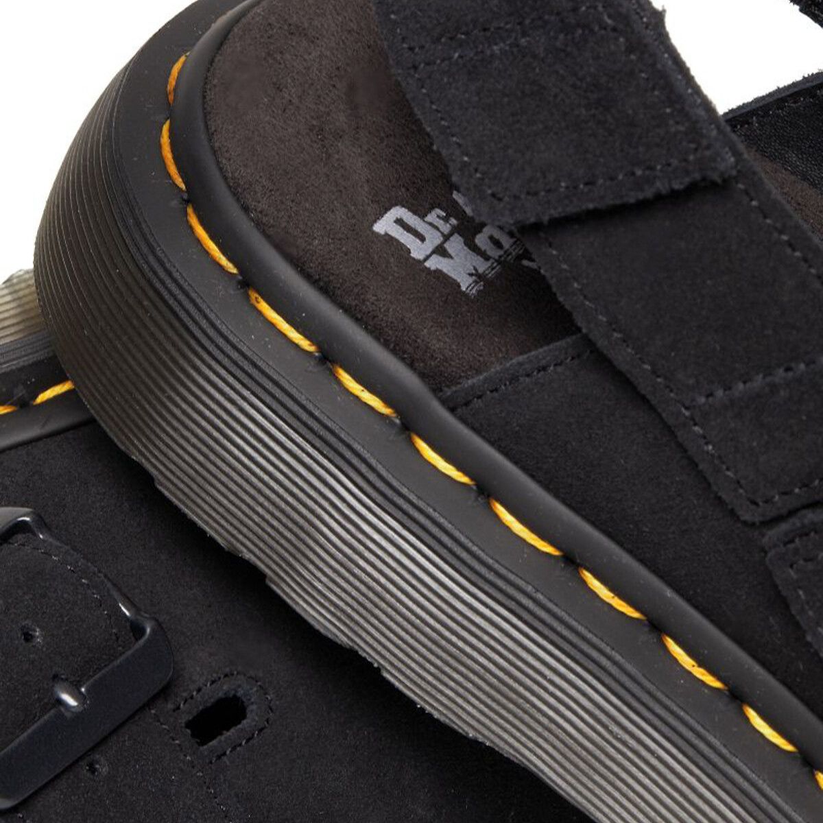 DR. MARTENS<br>Mules fechados Jorge II em couro camurça