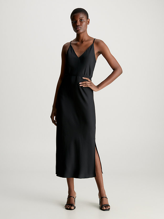 Vestido midi de alças com modelagem solta