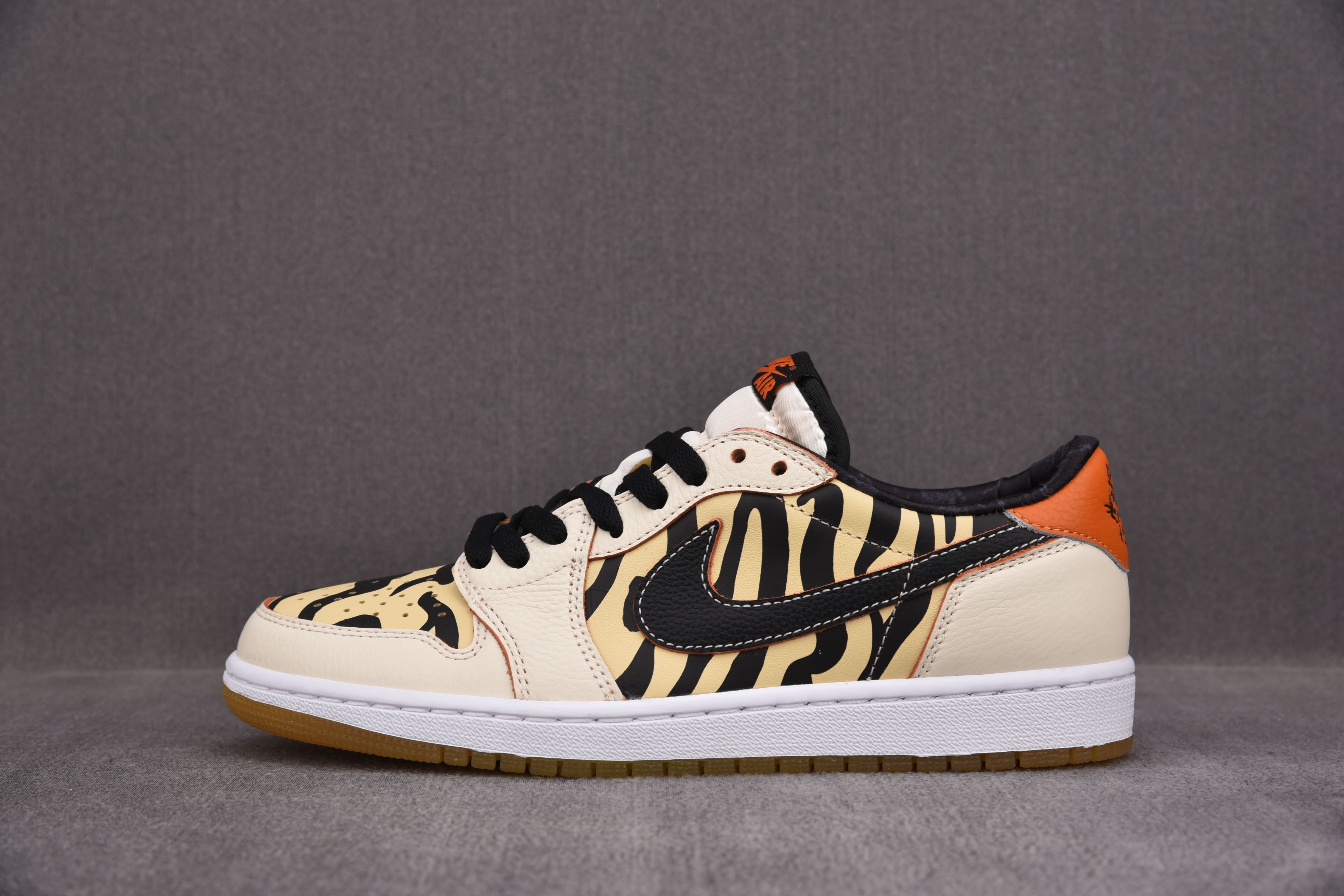 Jordan 1 Low OG Year of the Tiger
