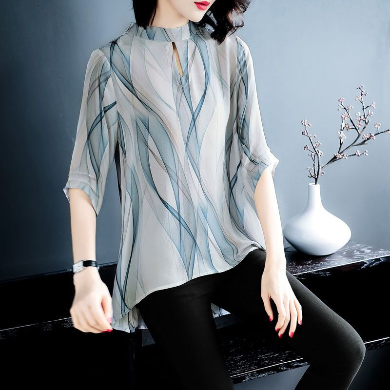 Jeonseon - Blouse met bedrukte hals en elleboogmouwen