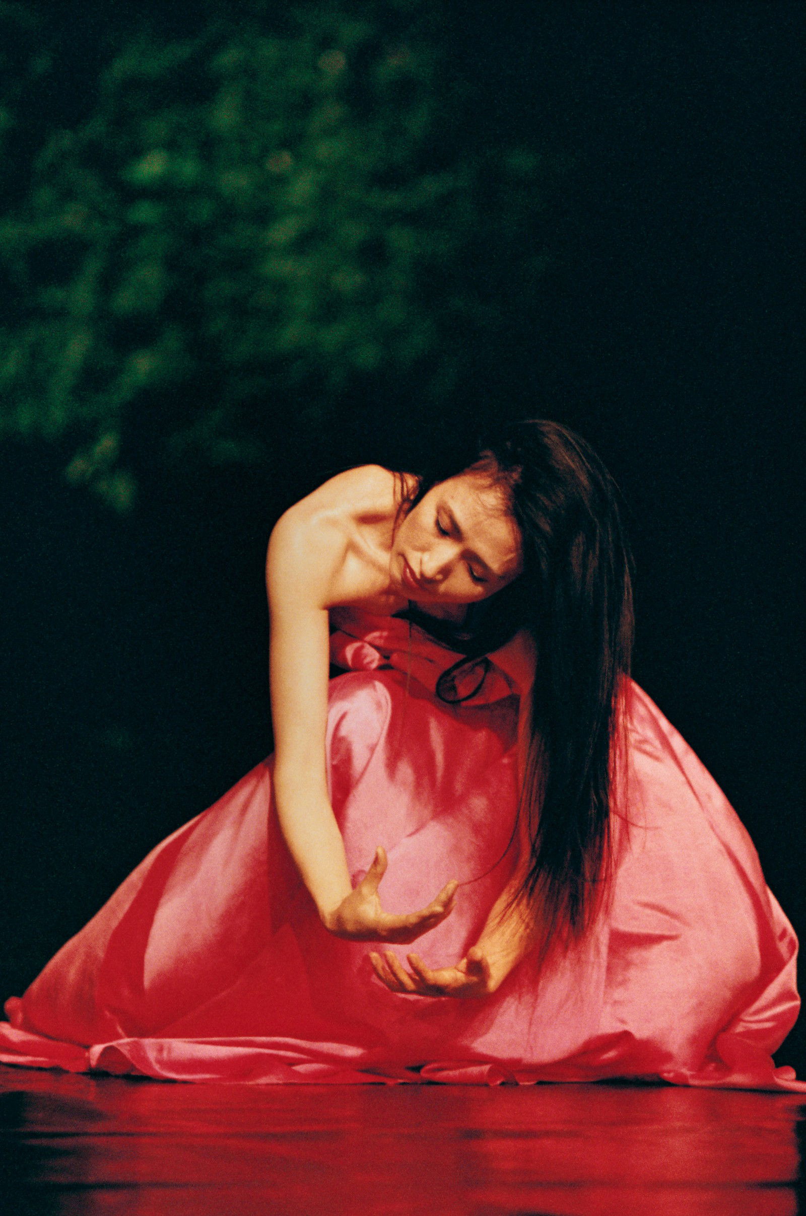 Pina Bausch: Wiesen-land, Na Young Kim by Ursula Kaufmann - Limited Edition. Edition of: 150. Signed.