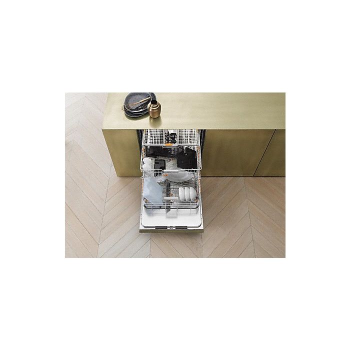 Miele Stand-Kaffeevollautomat CM 6360 MilkPerfection CleanSteelMetallic