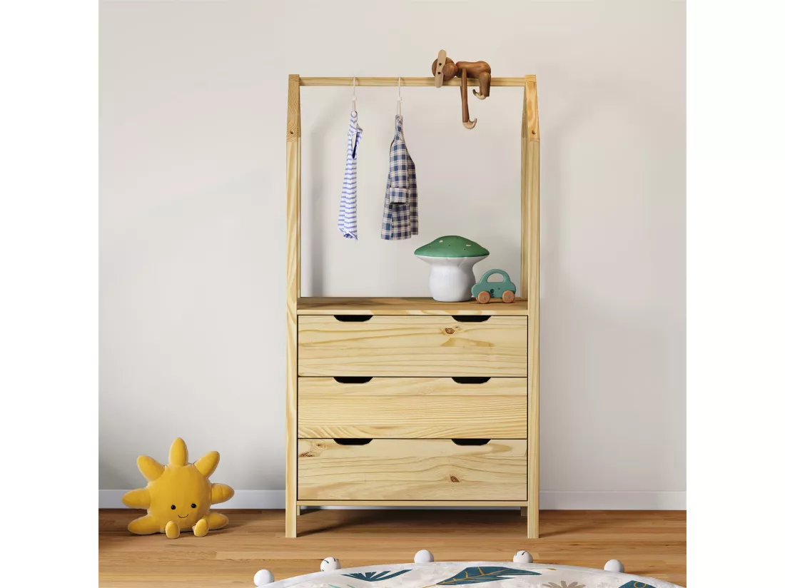 Commode AMIRA meuble de rangment pour enfant en forme de maison, avec 3 tiroirs et 1 tringle, en pin massif naturel