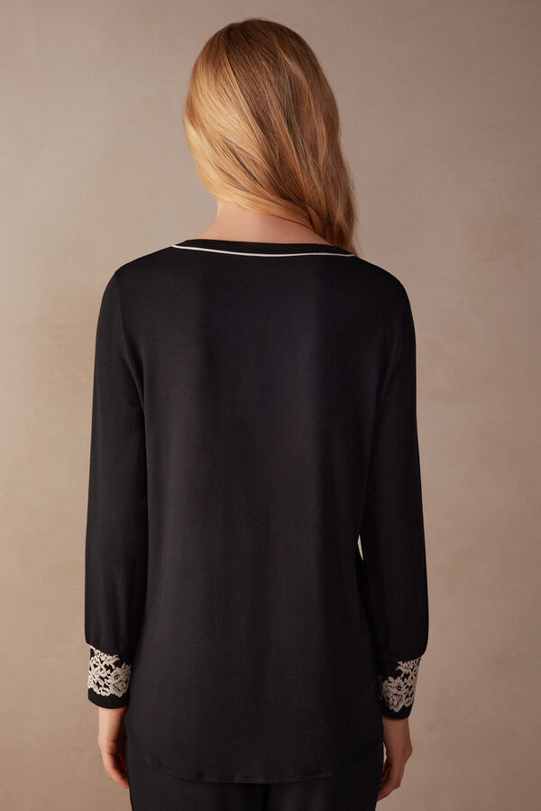 Camiseta modal com lindas flores