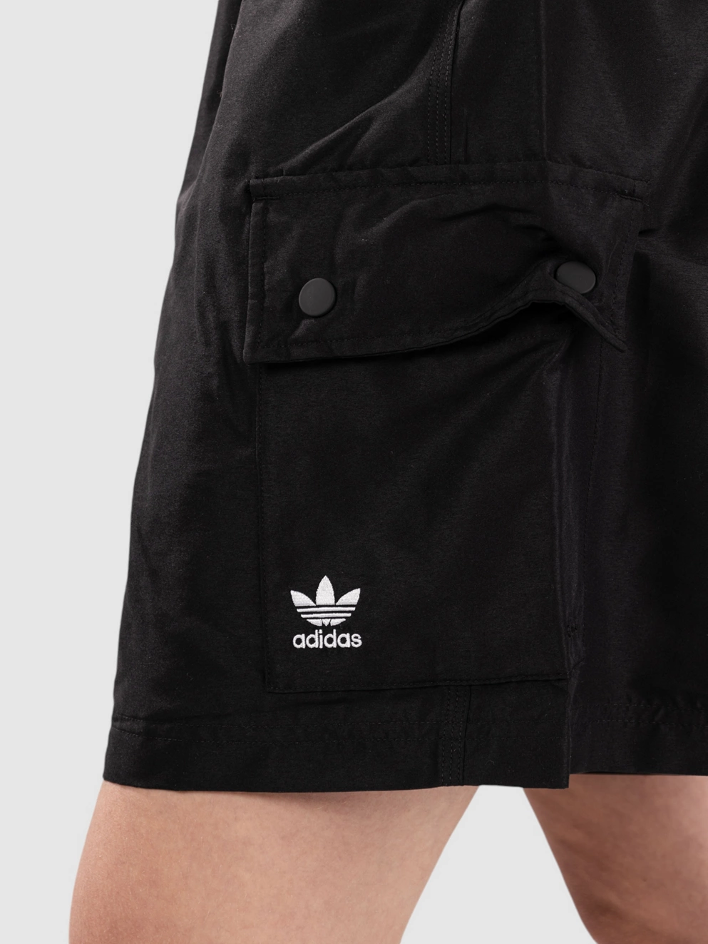 adidas Originals Ess C Shorts black