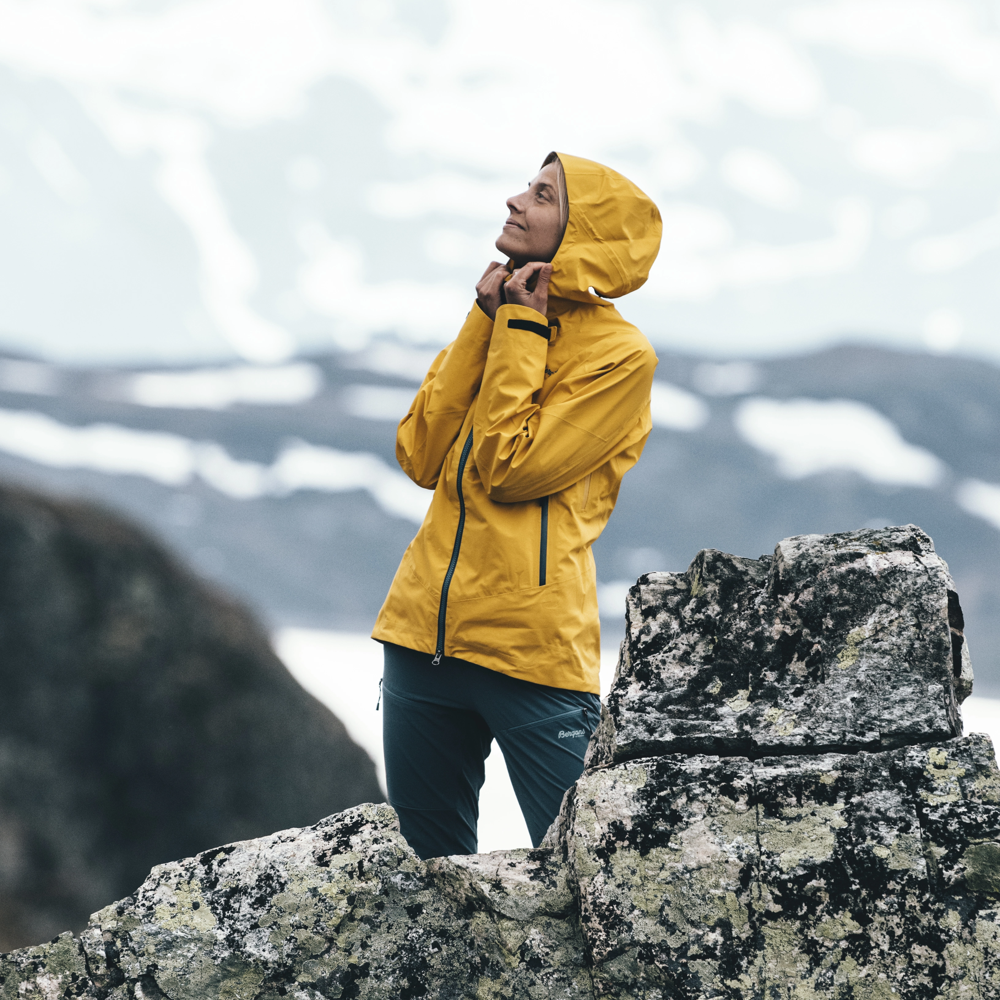 Rabot V2 3L W Jacket Light Golden Yellow
