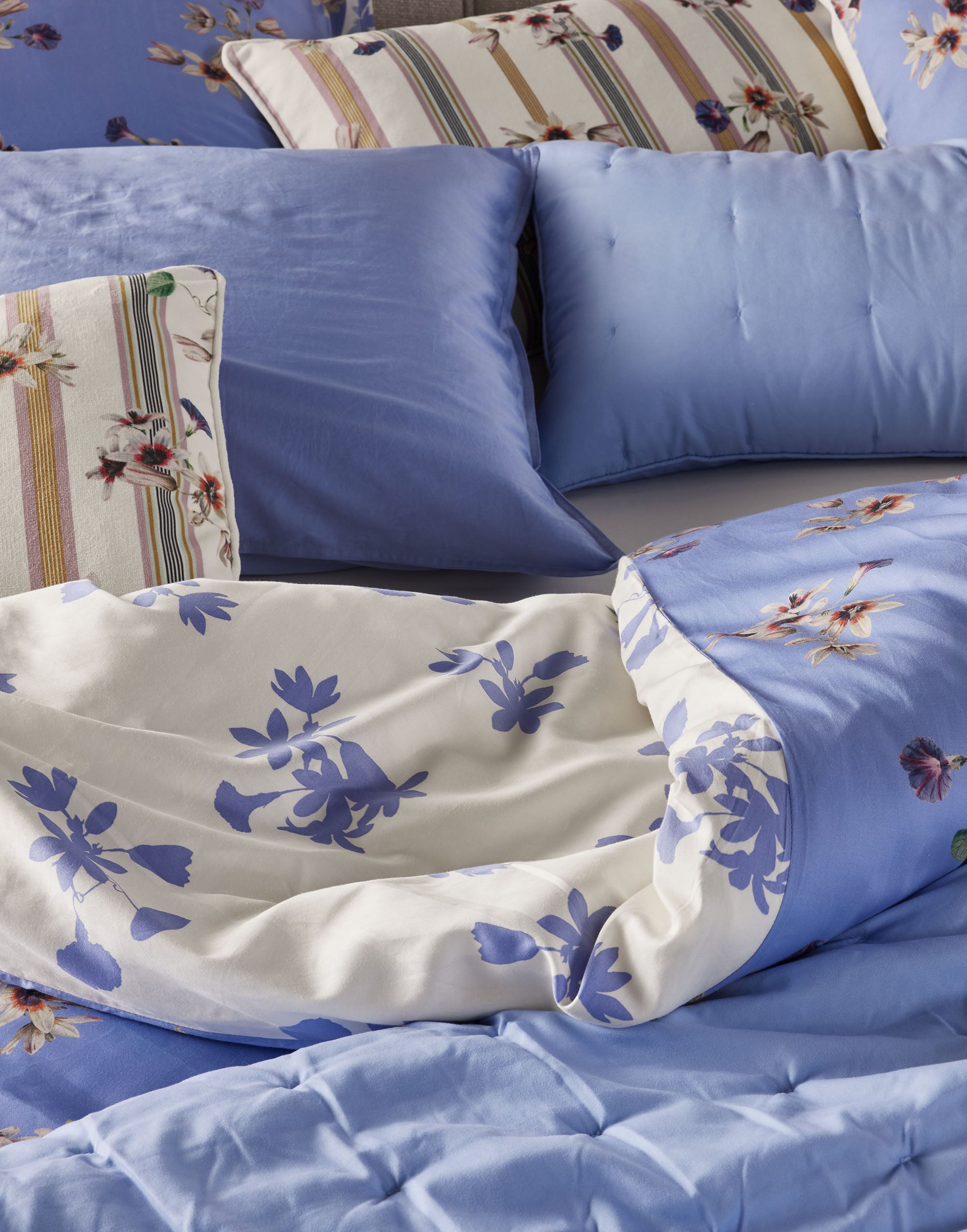 Essenza Fiora Dekbedovertrek 240 x 220|220 cm - Lavender Blue