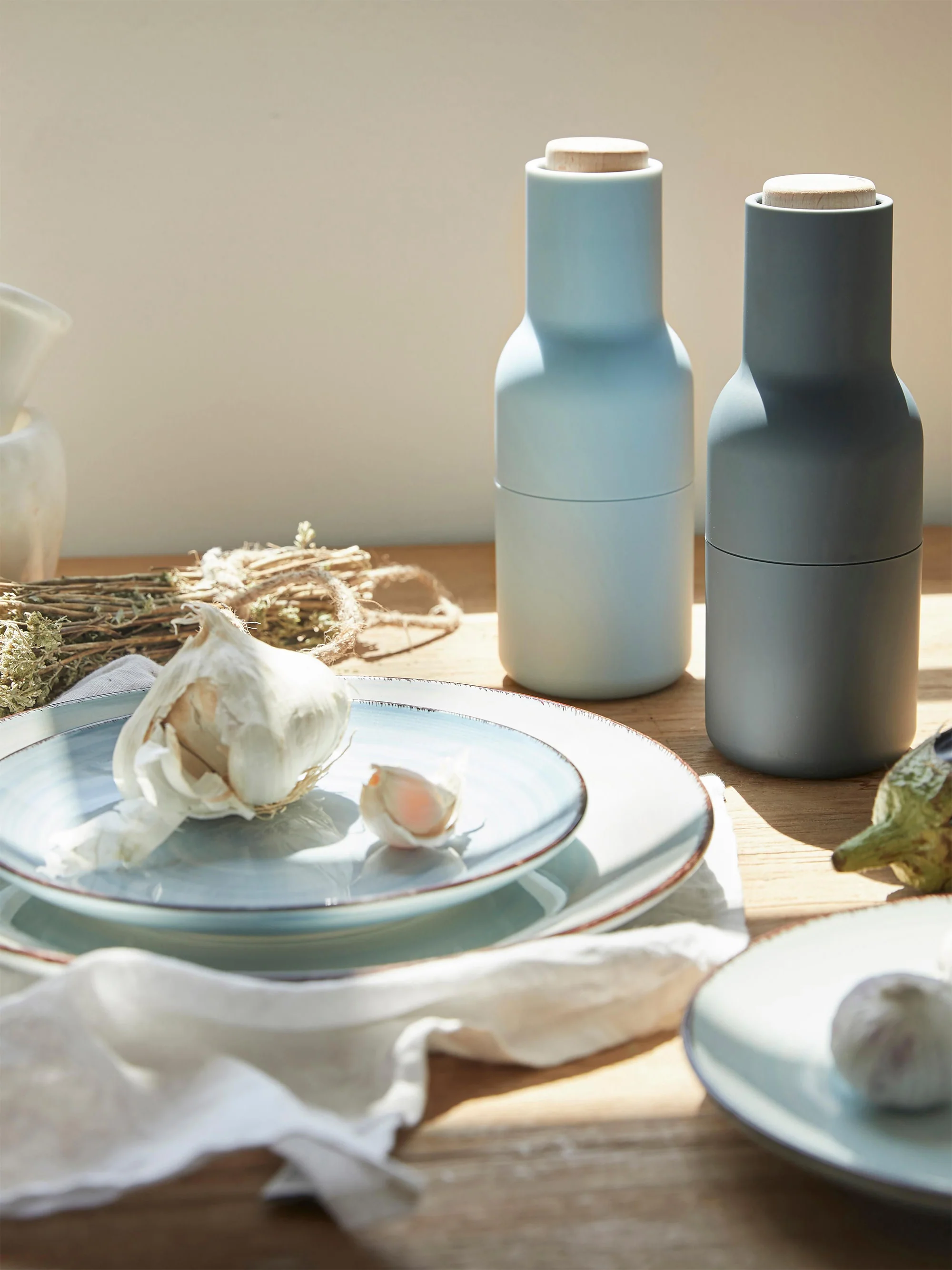 Zout- en peperstrooier Bottle Grinder met beukenhouten deksel, 2-delig