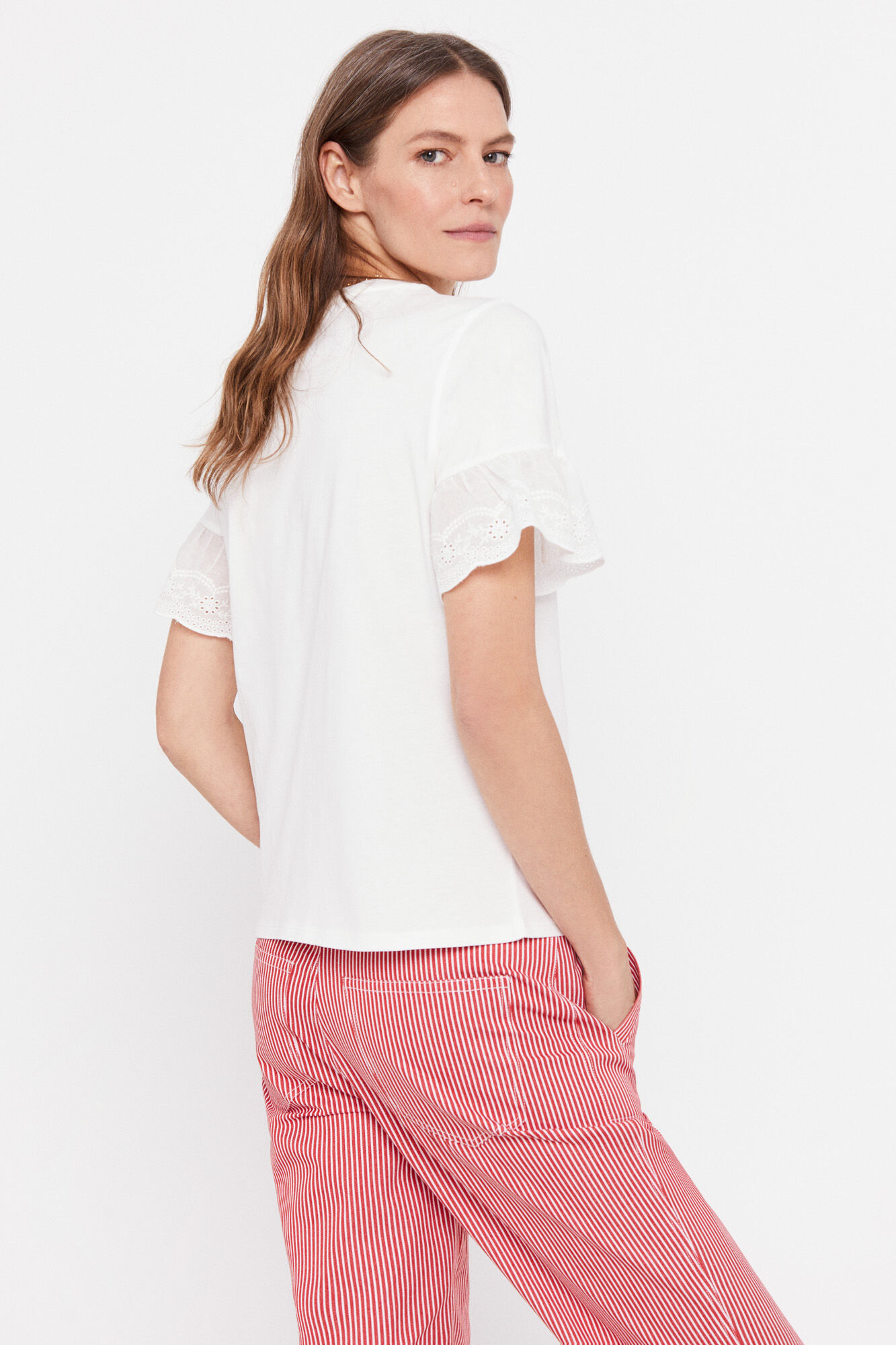 Camiseta combinada com bordado inglês - Branca