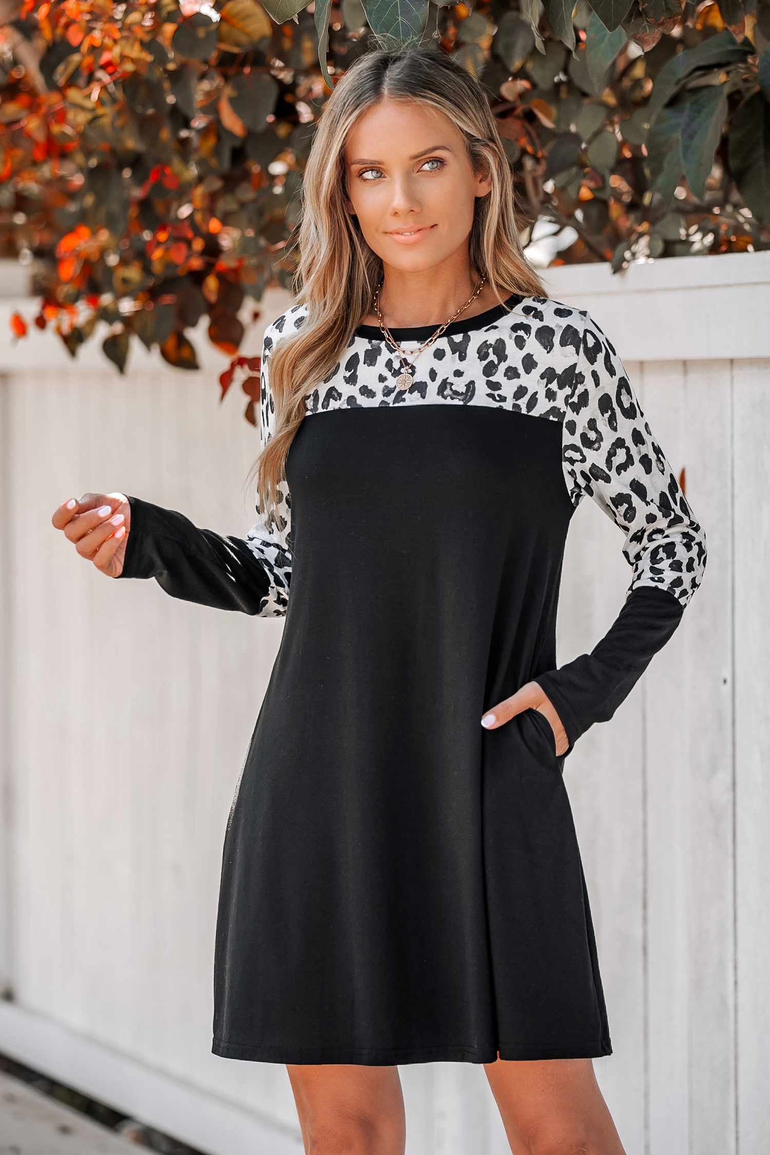 Robe mini à manches longues et imprimé léopard