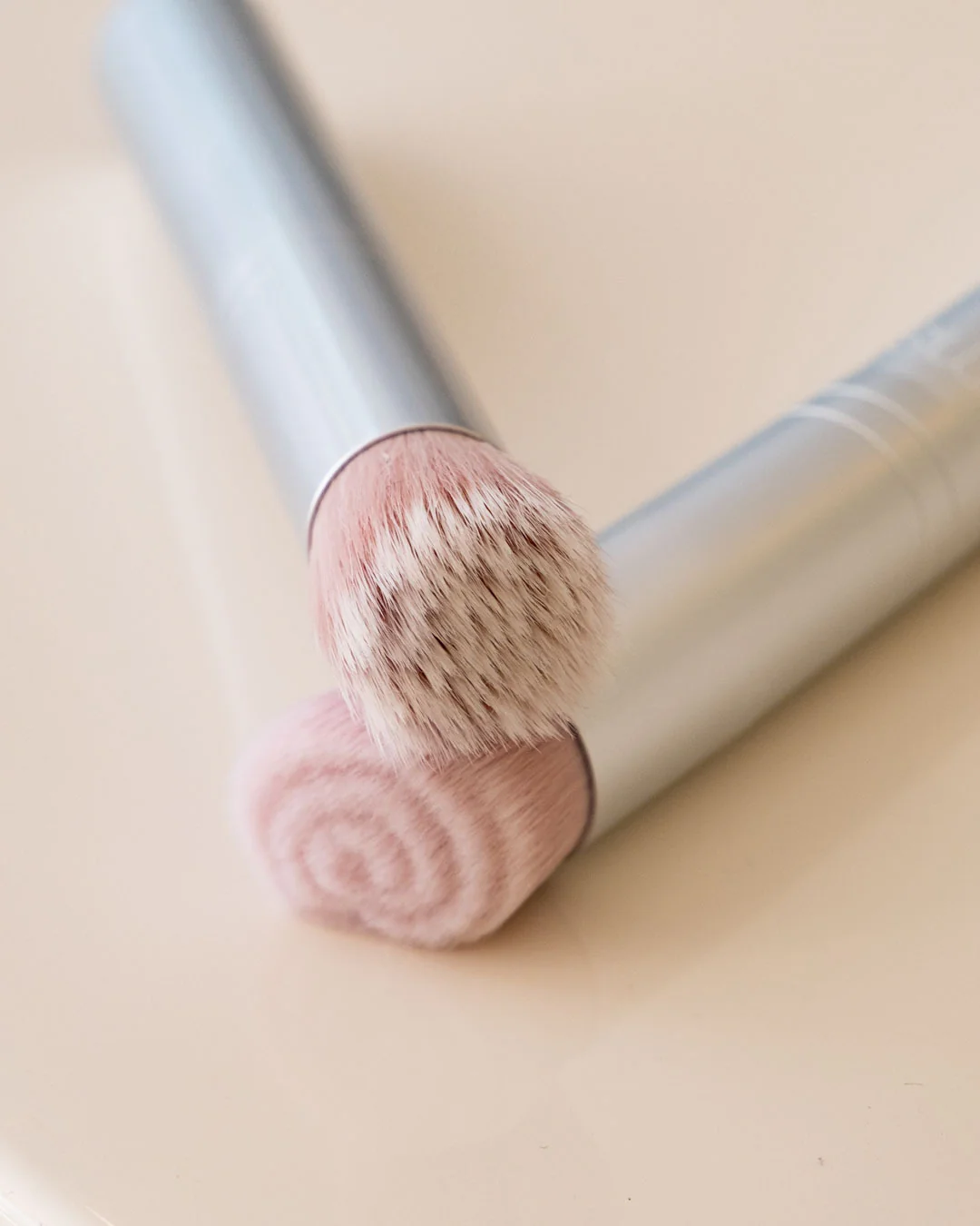 RMS Beauty Skin2Skin Blush Brush
