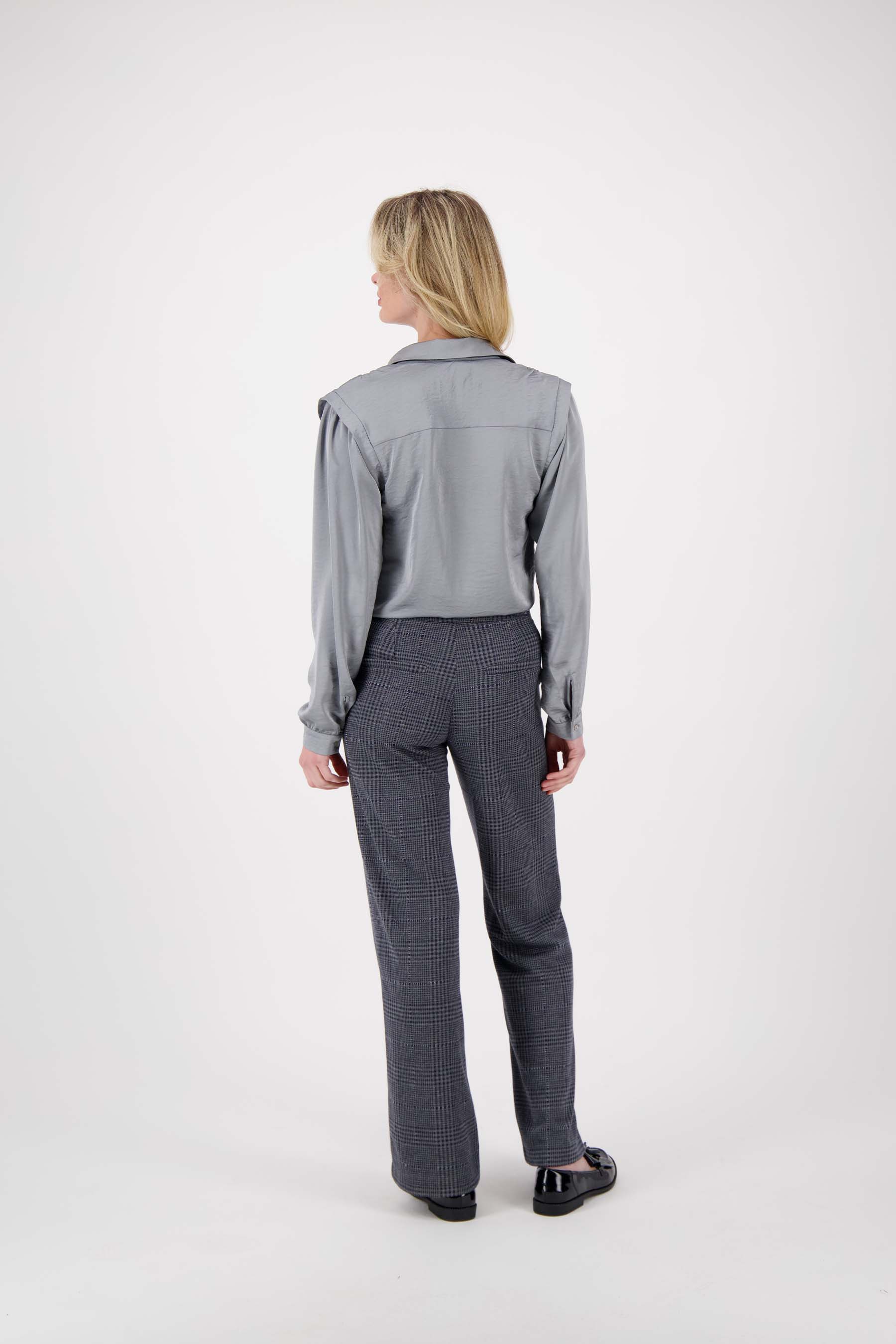 satijnen blouse met schouderdetail