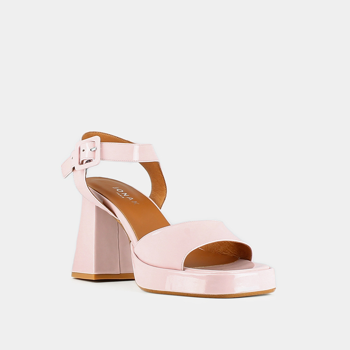 Sandales à brides et plateformes  en vernis rose clair