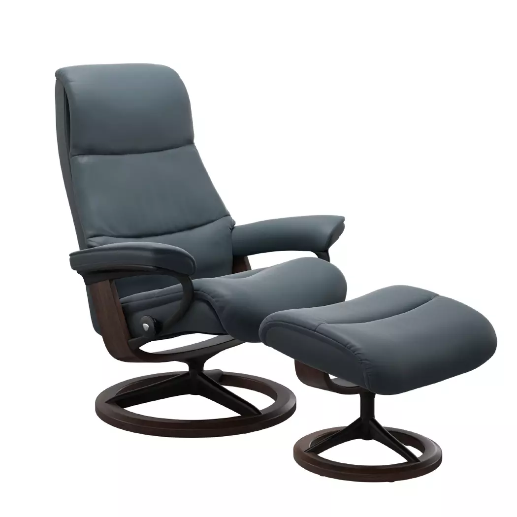 Sessel mit Hocker View Signature