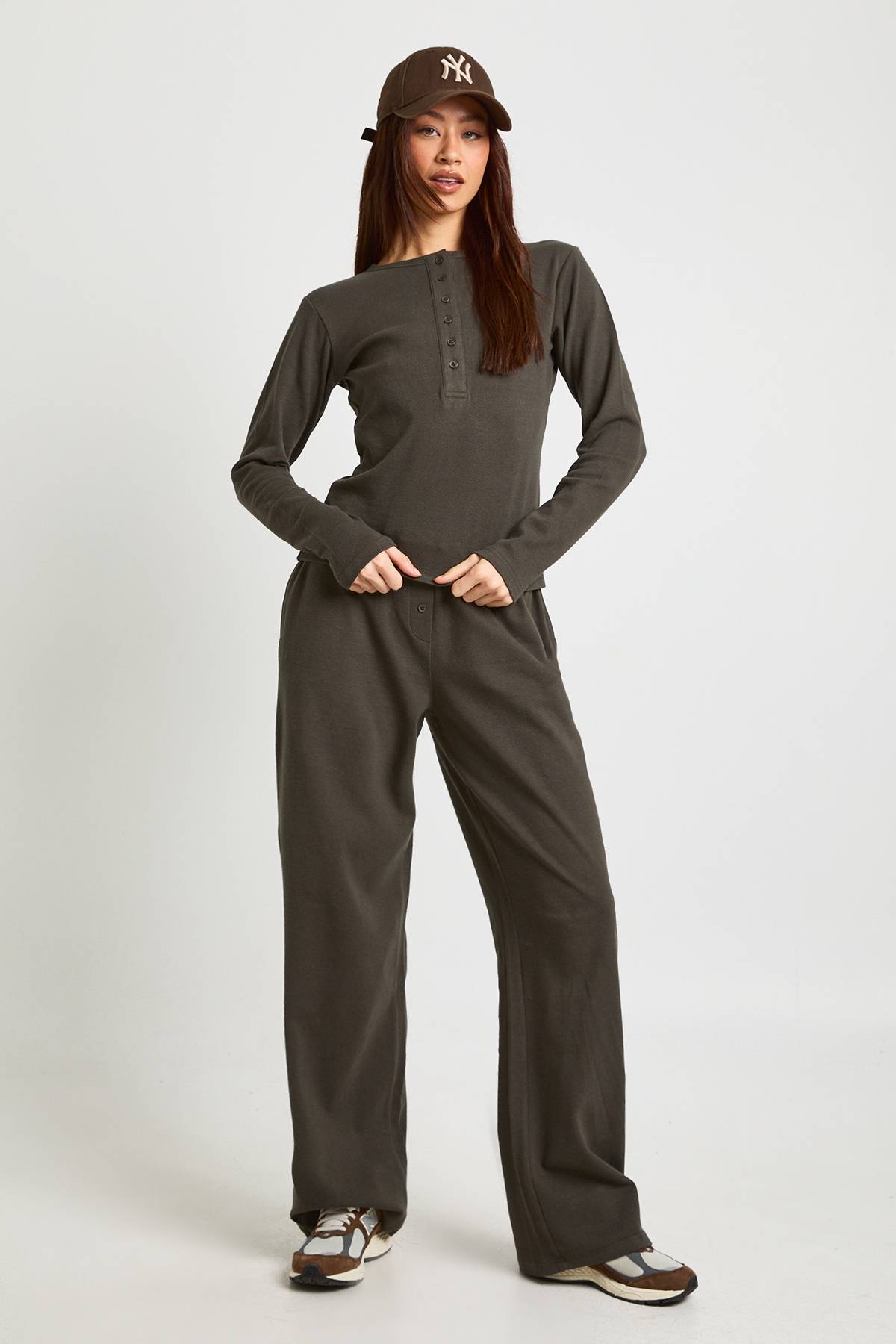 boohoo Ensemble Haut Col Rond Boutonné Et Pantalon En Coton Tall