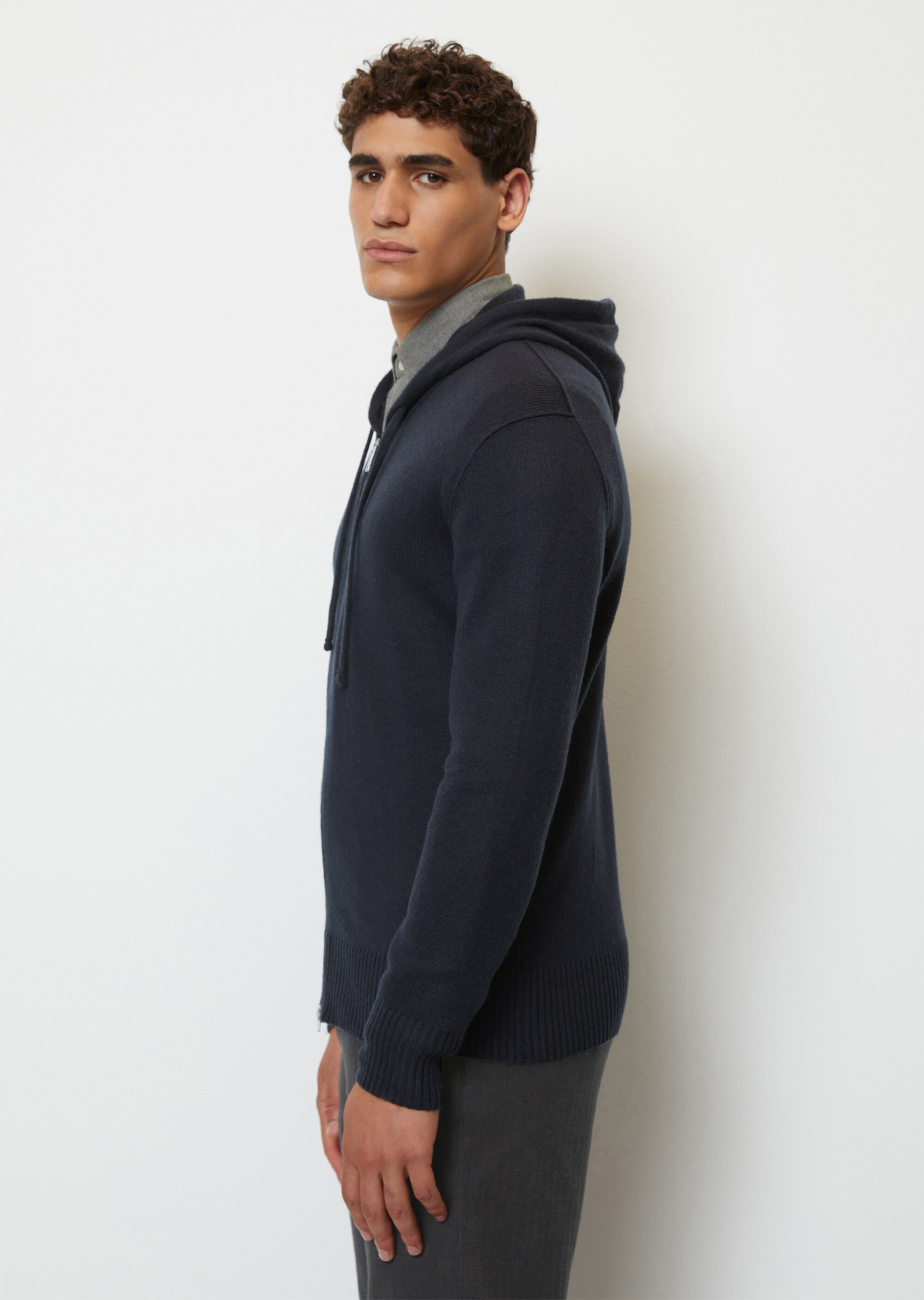 Kapuzen-Strickjacke regular aus softem Lambswool-Blend