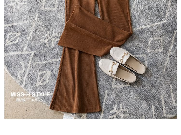 Cossita - Corduroy broek met hoge taille en uitlopende pijpen
