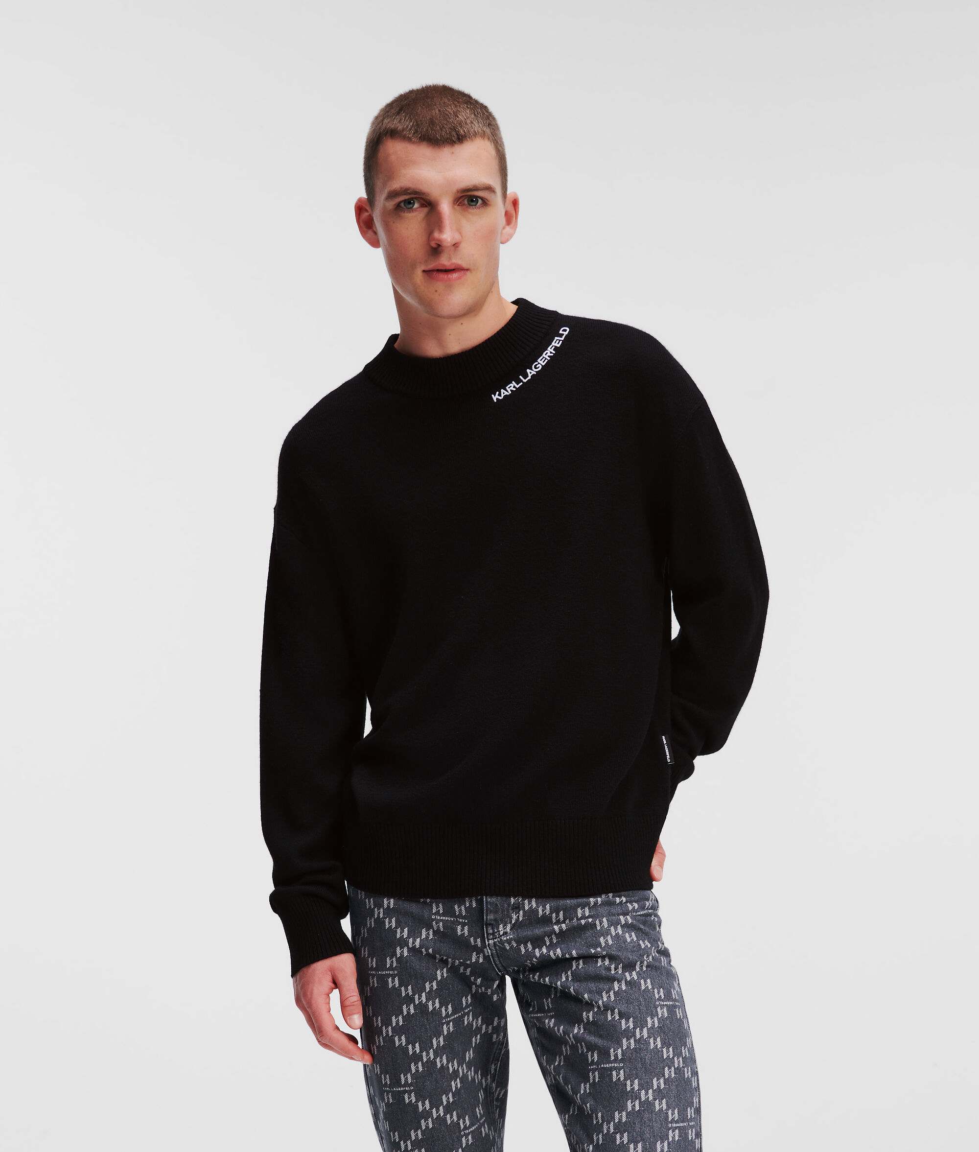 PULL À COL ROND AVEC LOGO KARL