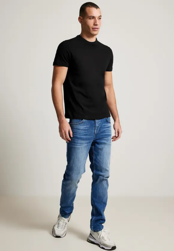 Basic T-Shirt in Unifarbe - Black