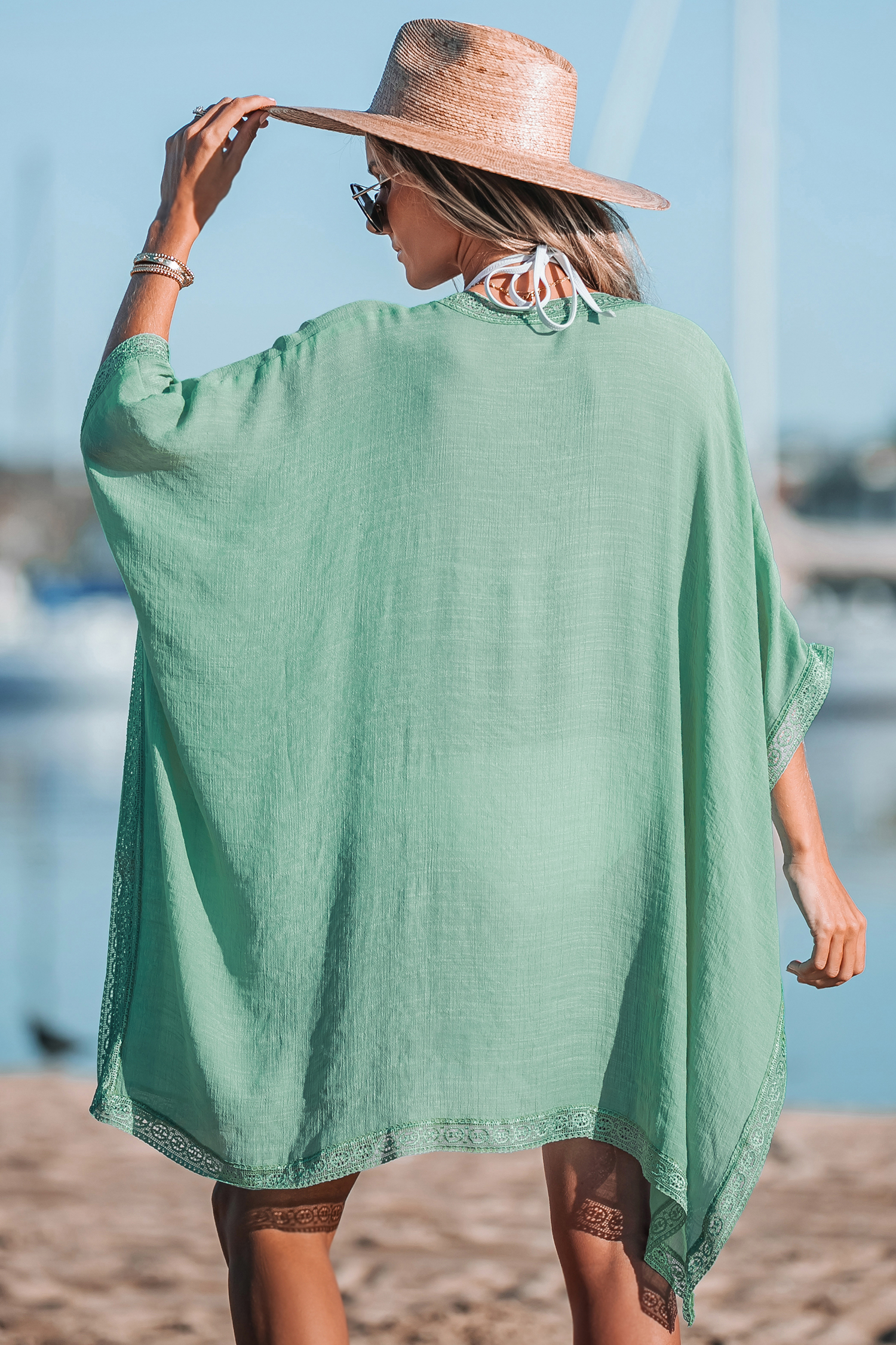 Robe cover up midi en dentelle avec col en V