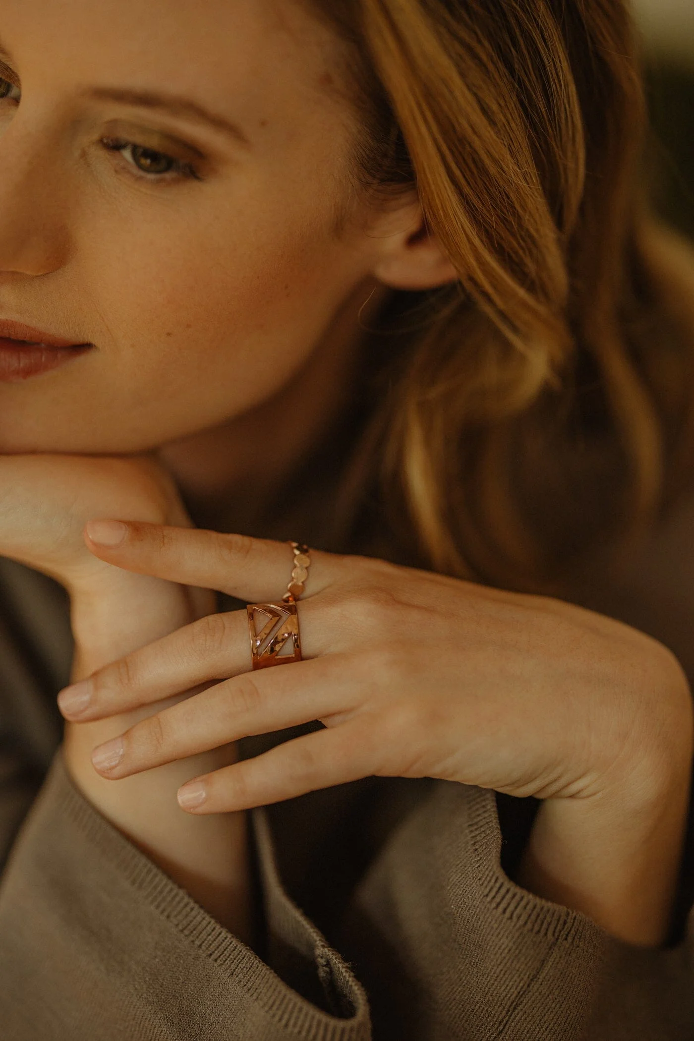 ELIOTT - Bague martelée plaqué or rose | Rose