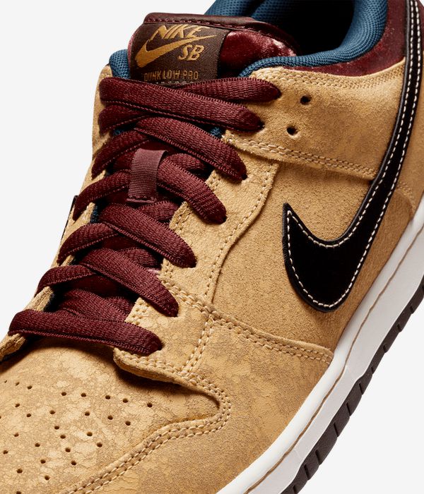 Nike SB Dunk Low Pro Schuh (celestial gold black)