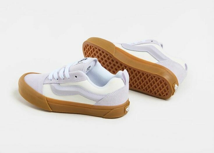 VANS<br>Tênis de couro Knu Skool