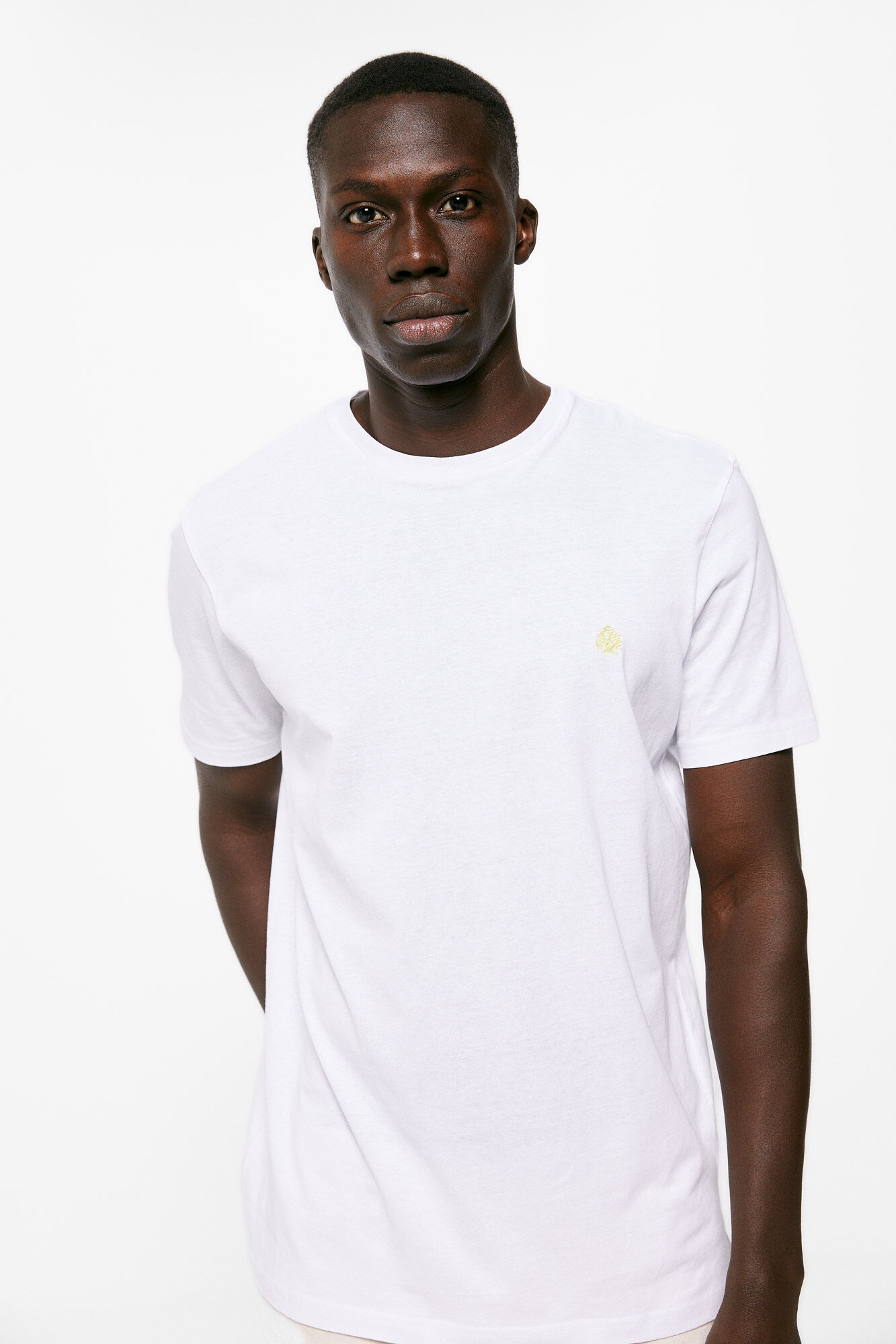 Camiseta básica com estampa de árvore - branca