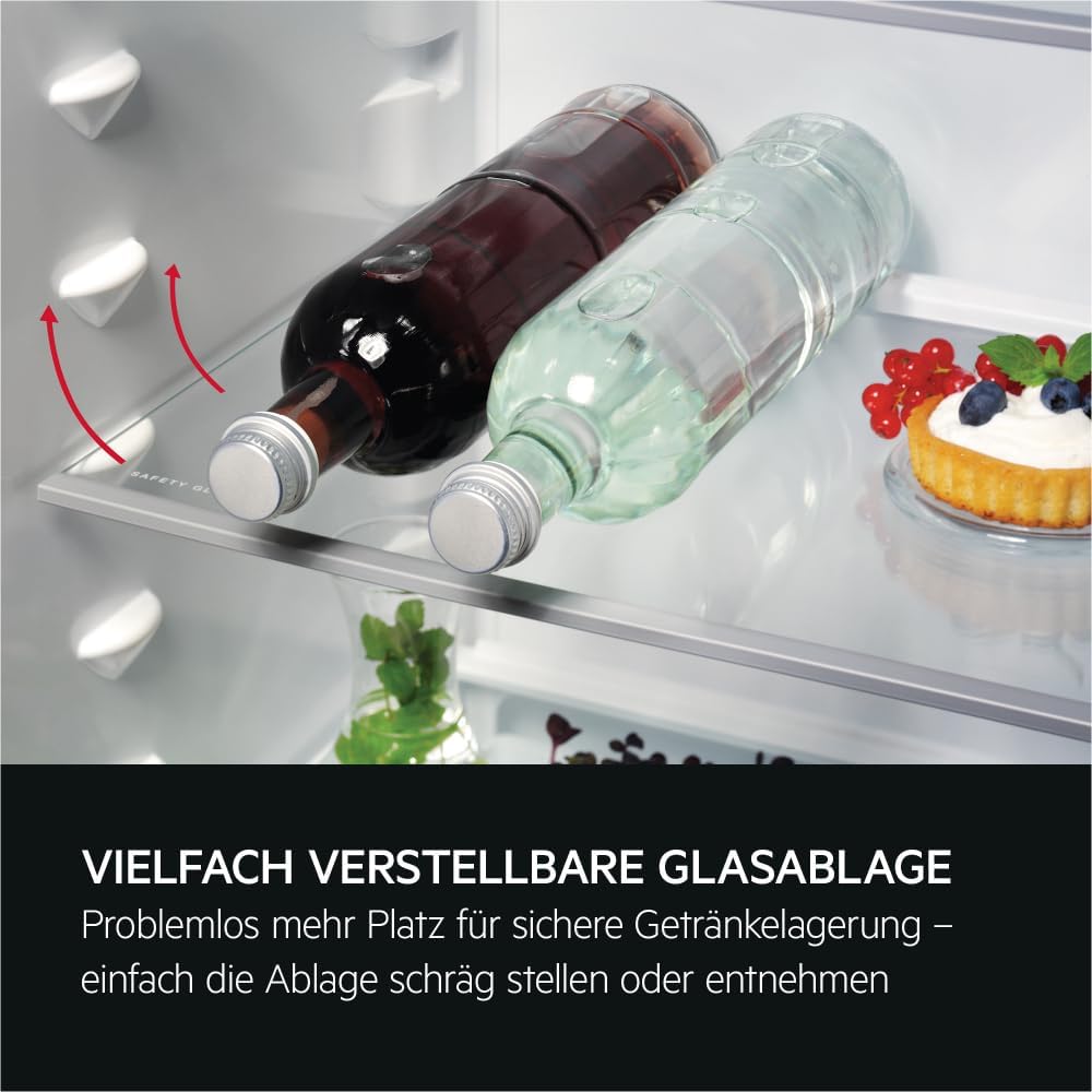 AEG Einbau-Kühlschrank 88cm mit 4-Sterne-Gefrierfach, Serie 5000 OptiSpace: 1x vielfach verstellbare & 1x teilbare Glasablage, großer Kühl- (104L) & Gefrierraum (14L), LCD-Display, Festtür, TSF5O88WDF