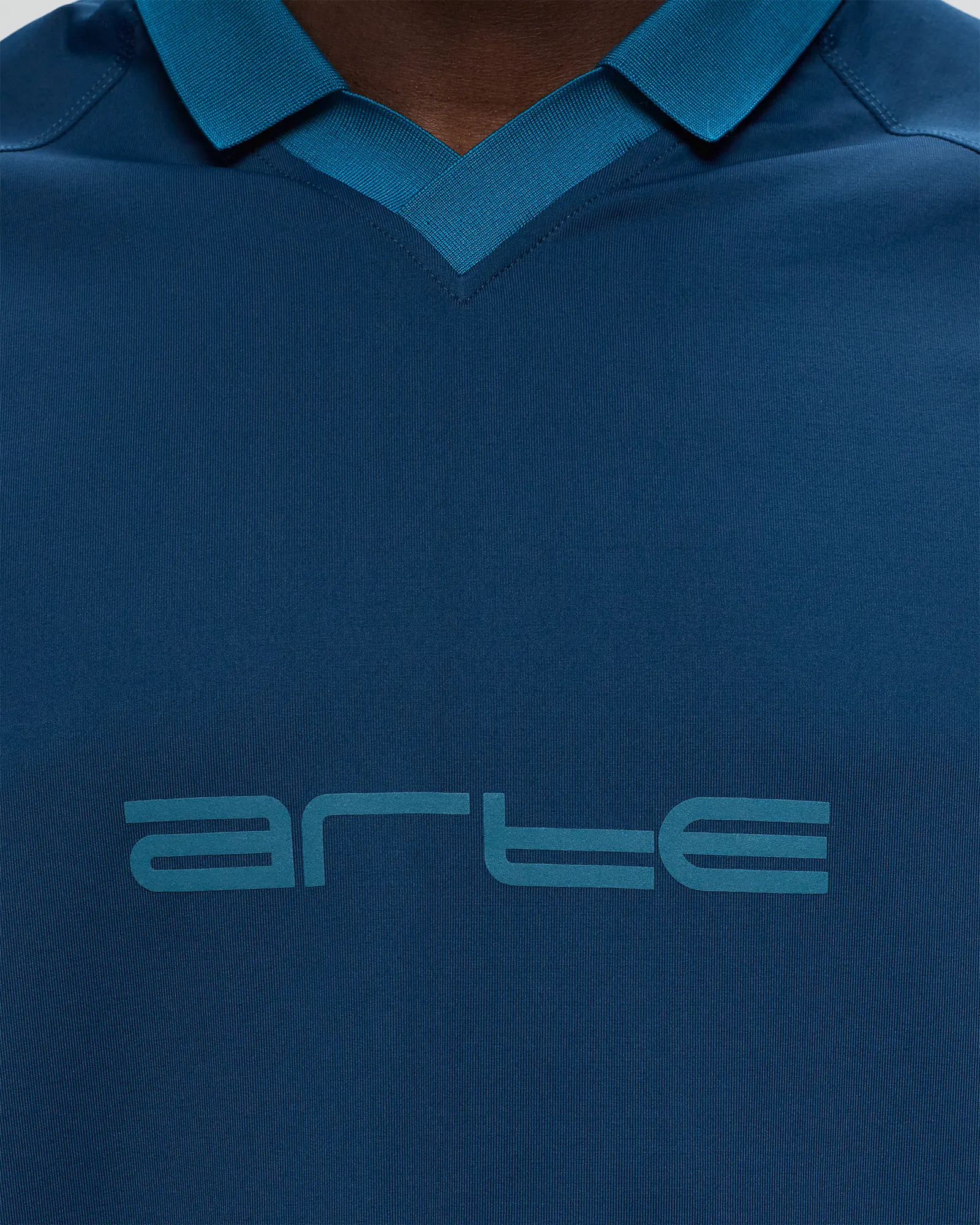 Arte Antwerp Taylor Collar T-shirt