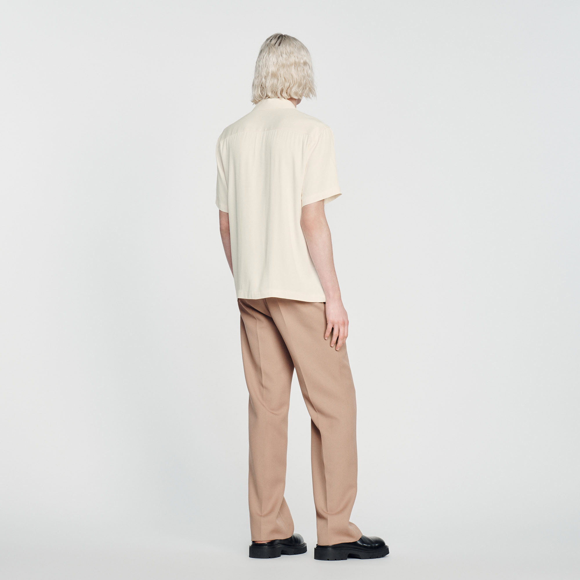 Chemise á manches courtes Homme