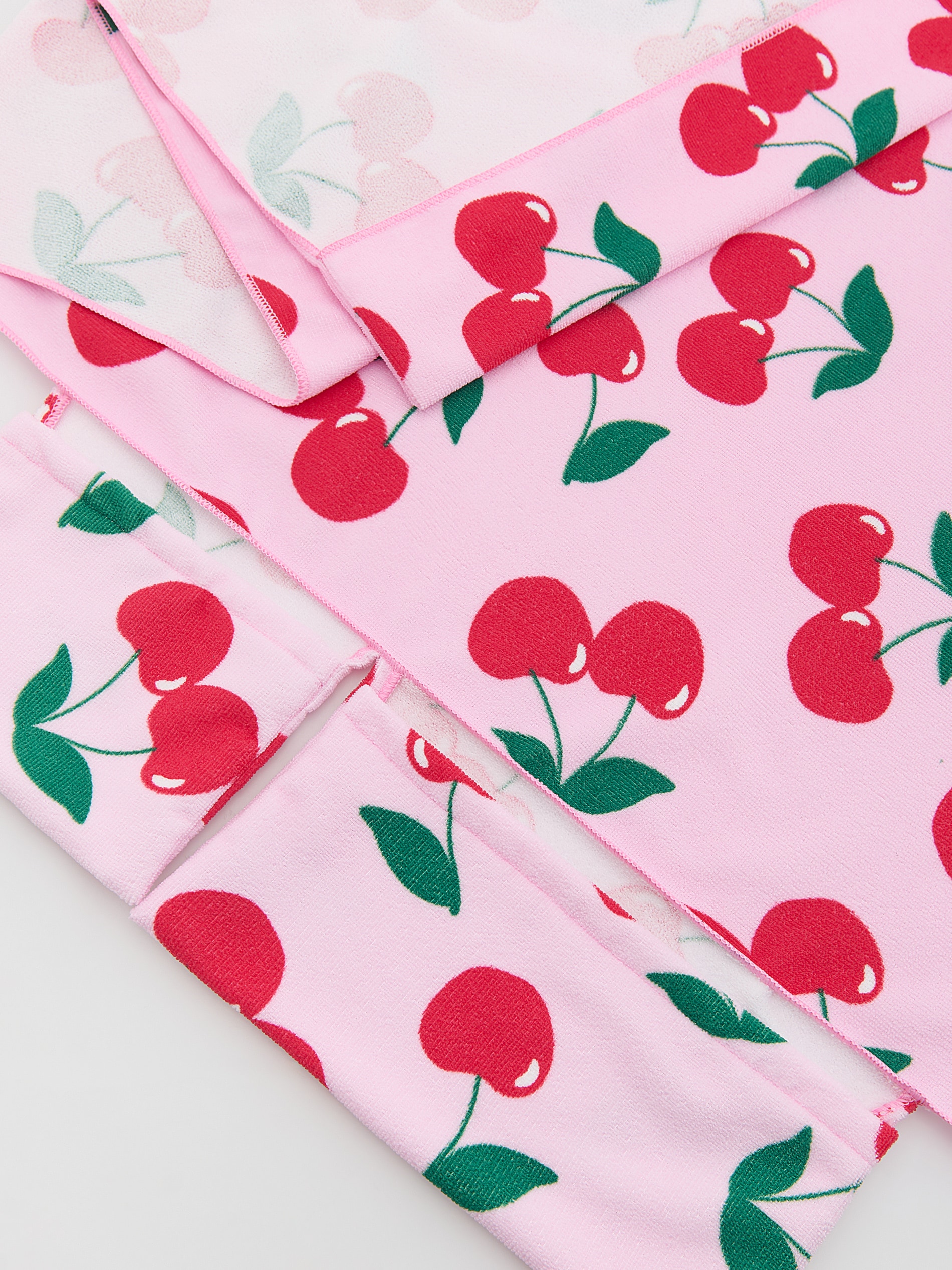 GIRLS` TOWEL & BAG