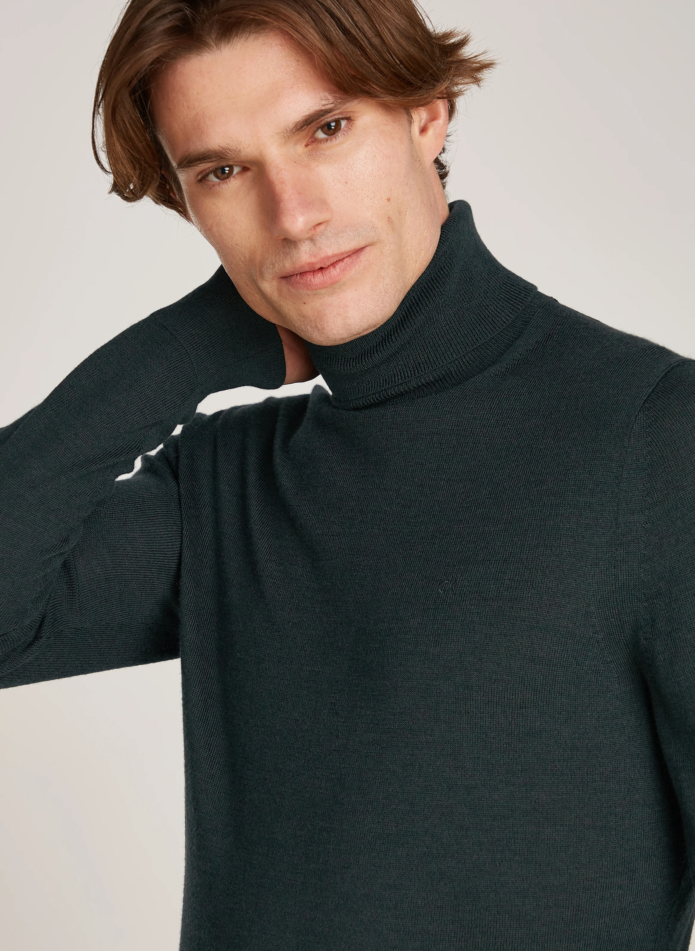 Col roulé regular-fit brodé en laine| Vert