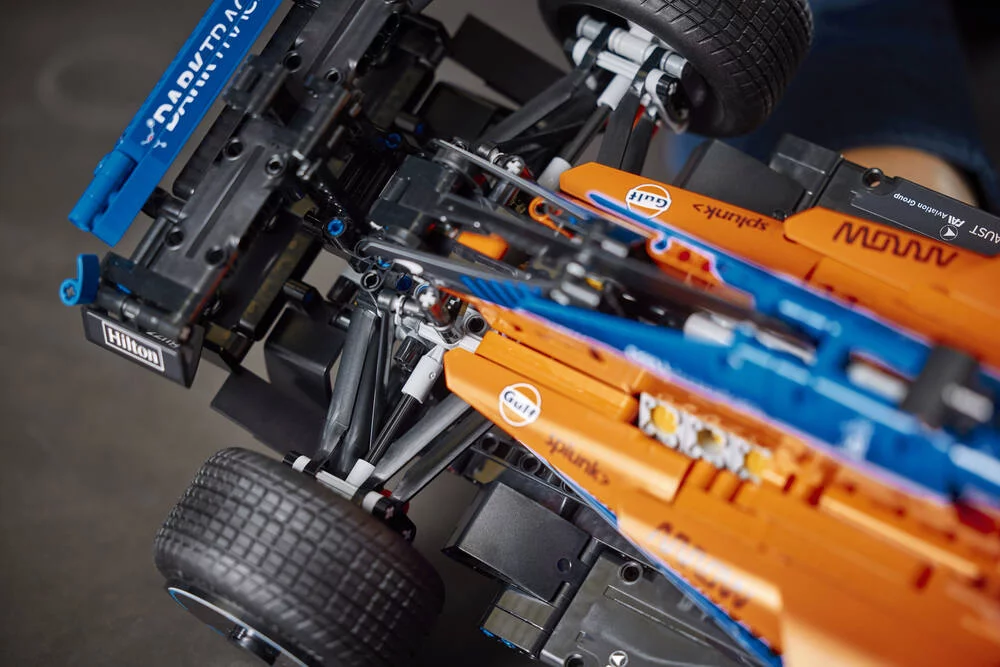 LEGO®TECHNIC 42141 - LA VOITURE DE COURSE MCLAREN FORMULA 1
