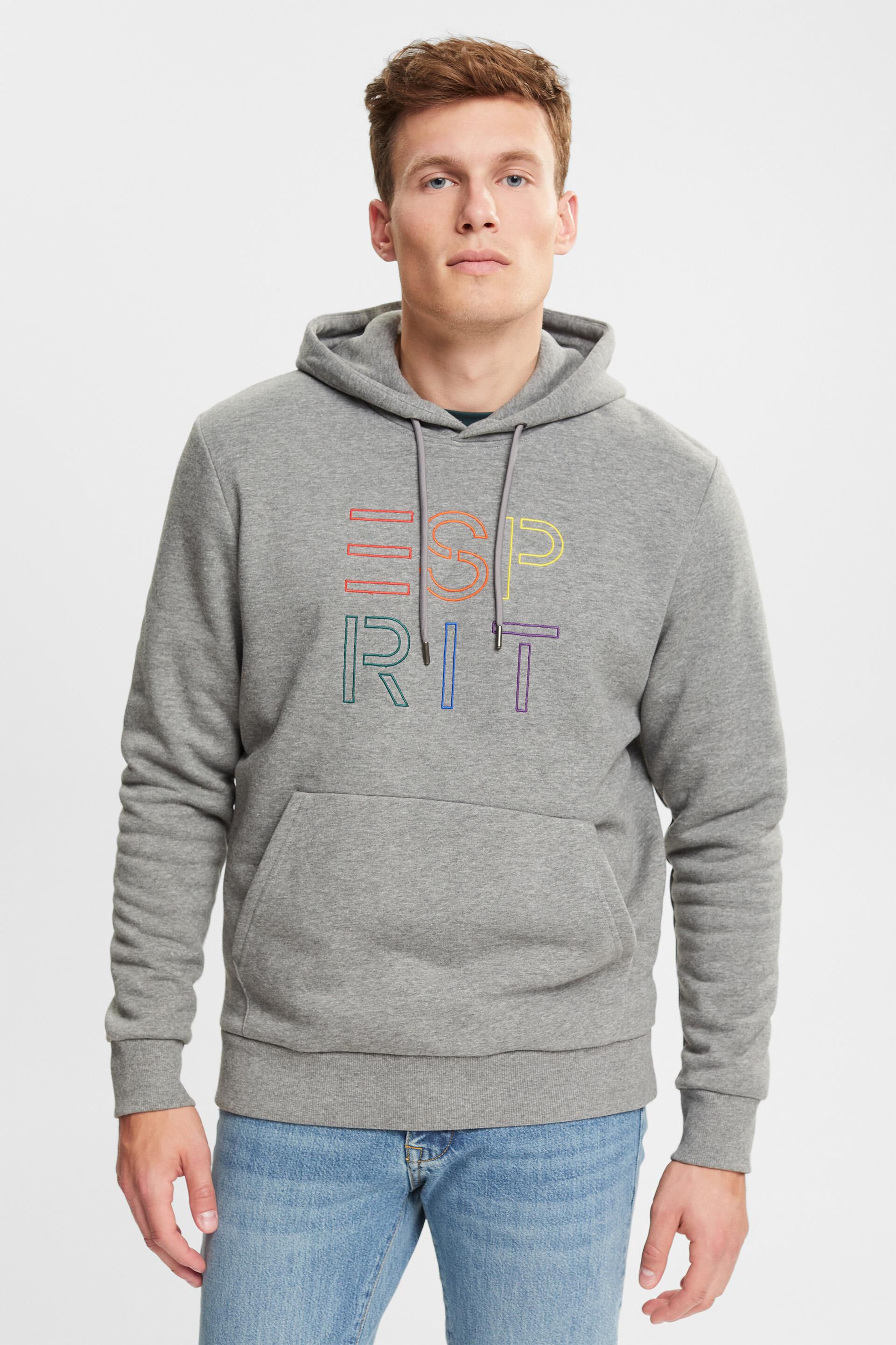 En matière recyclée : le sweat à capuche et logo brodé